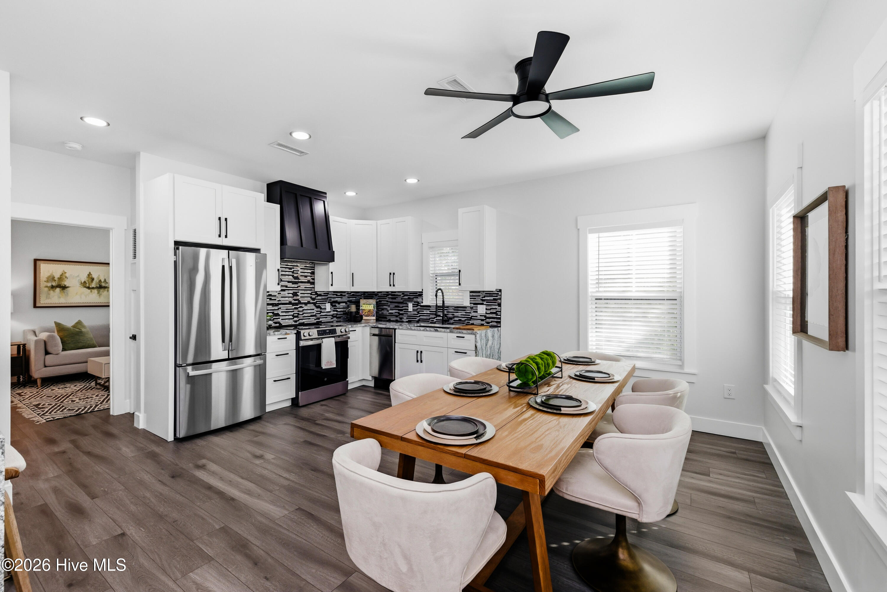 100554994 | Photo 14