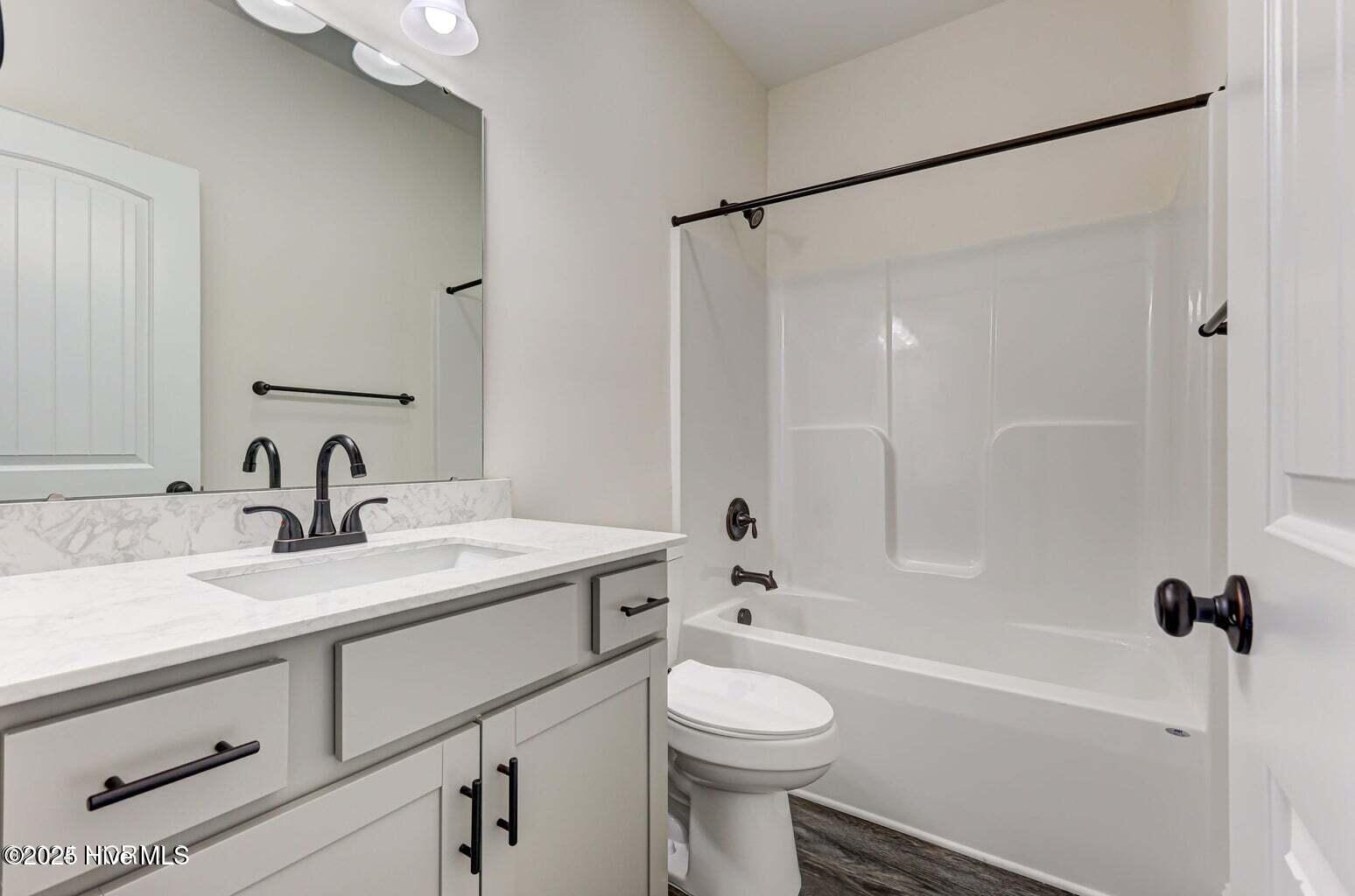 100509373 | Photo 25