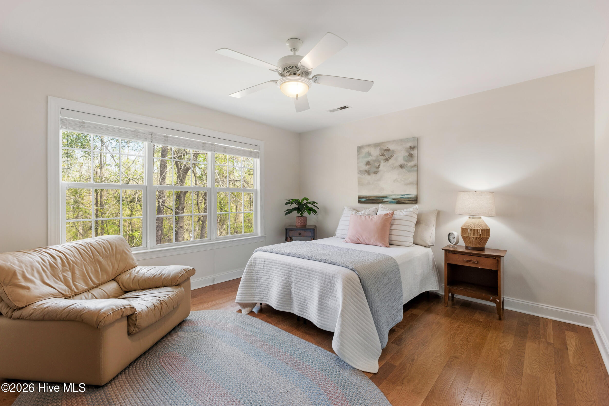 100564040 | Photo 30