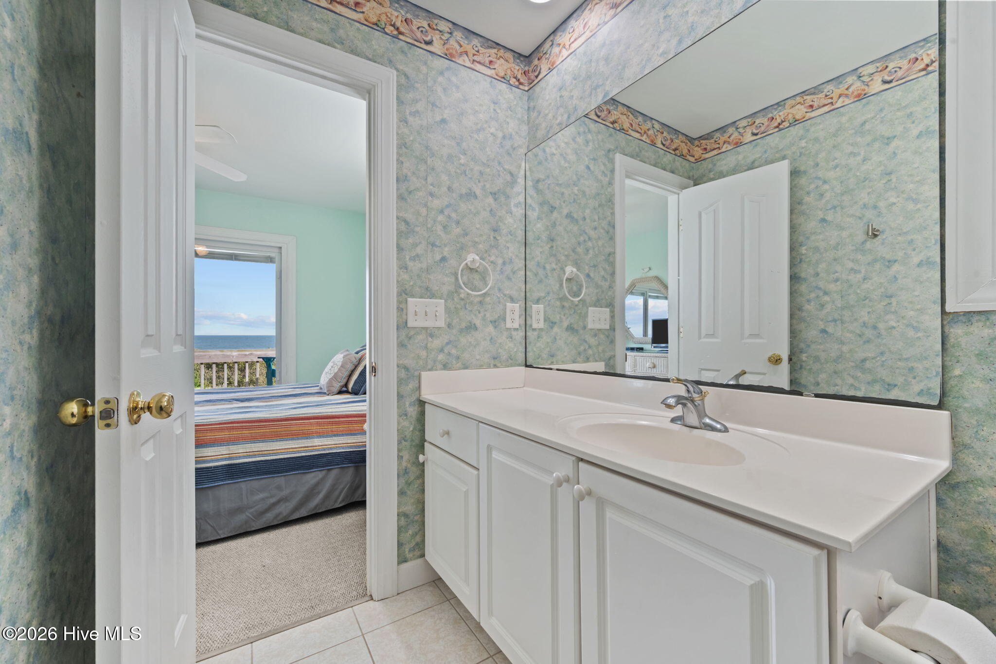 100567525 | Photo 42