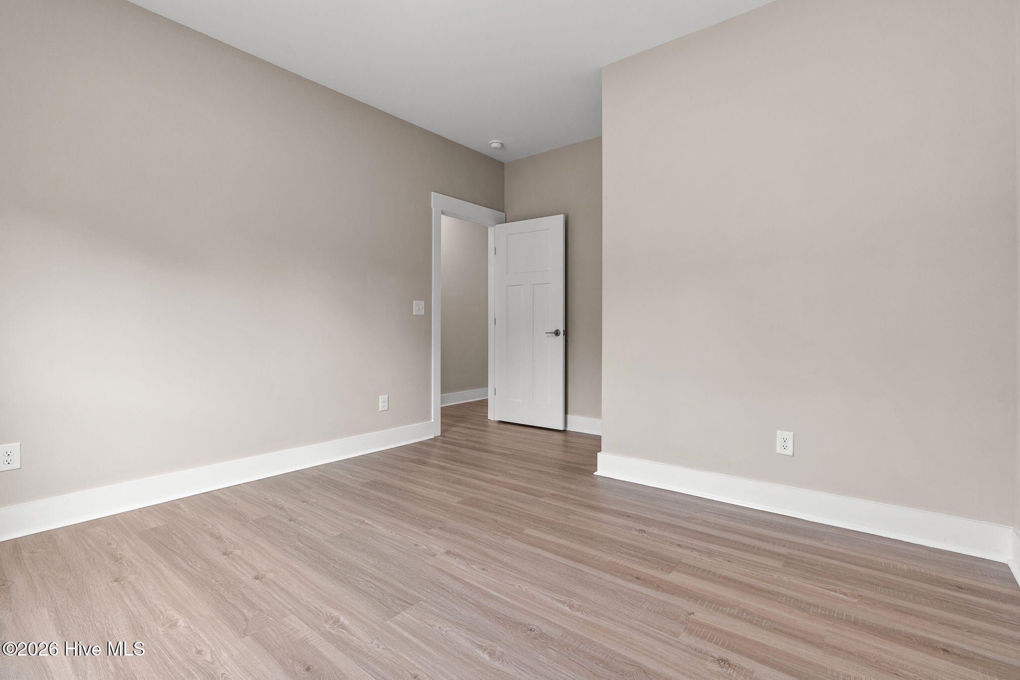 100537580 | Photo 27