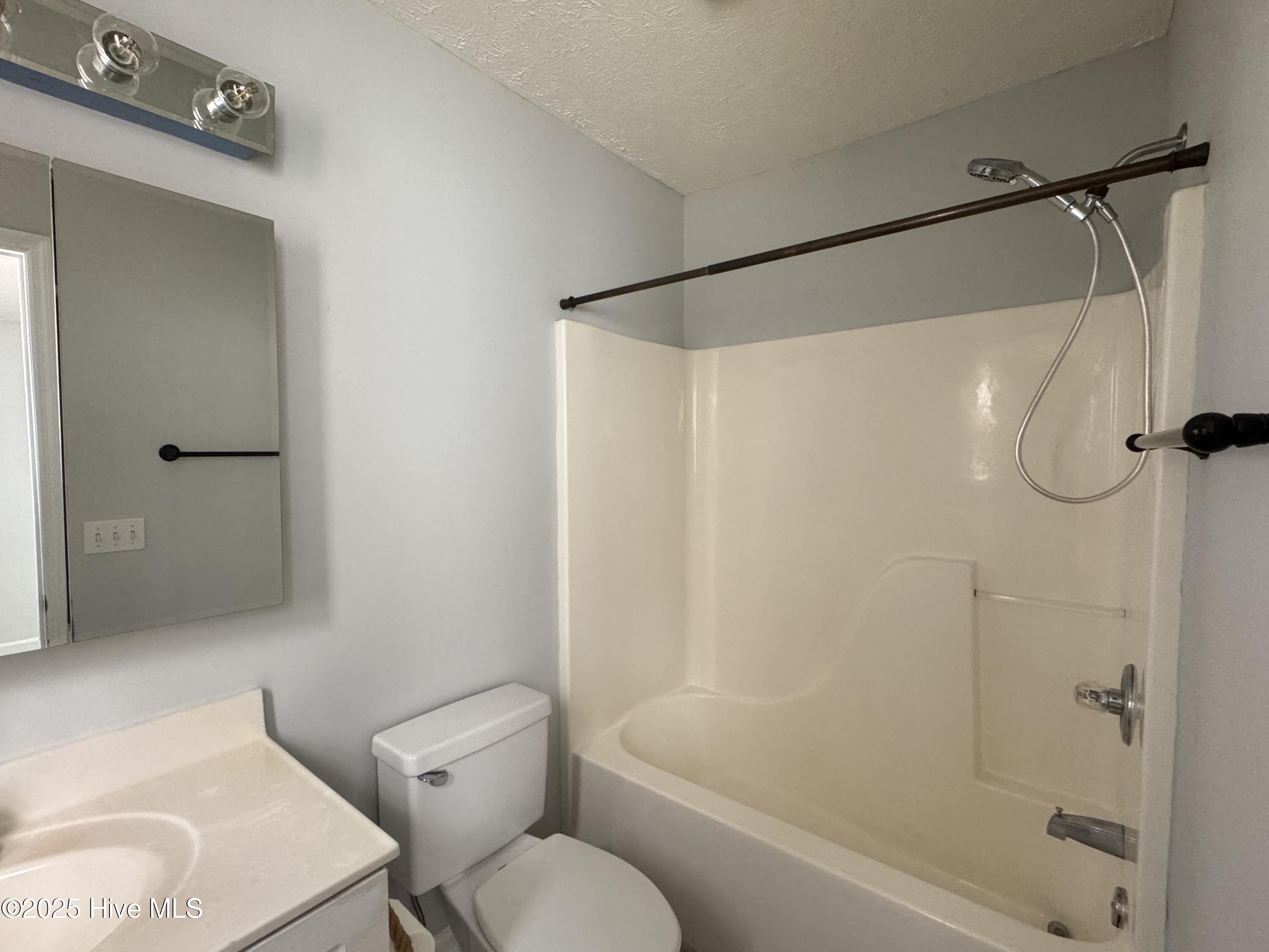 100534845 | Photo 13