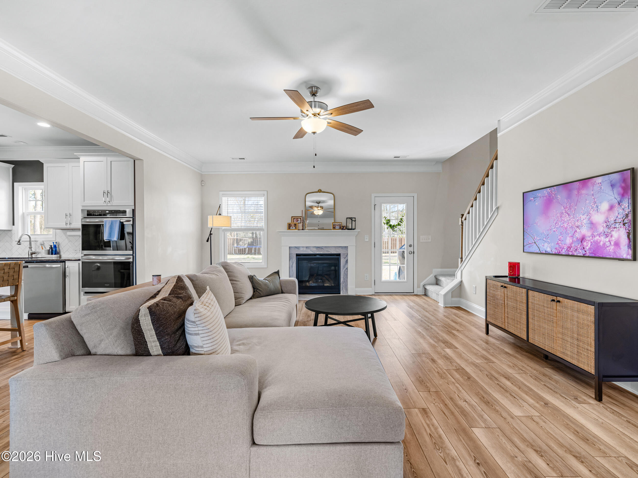 100559684 | Photo 11