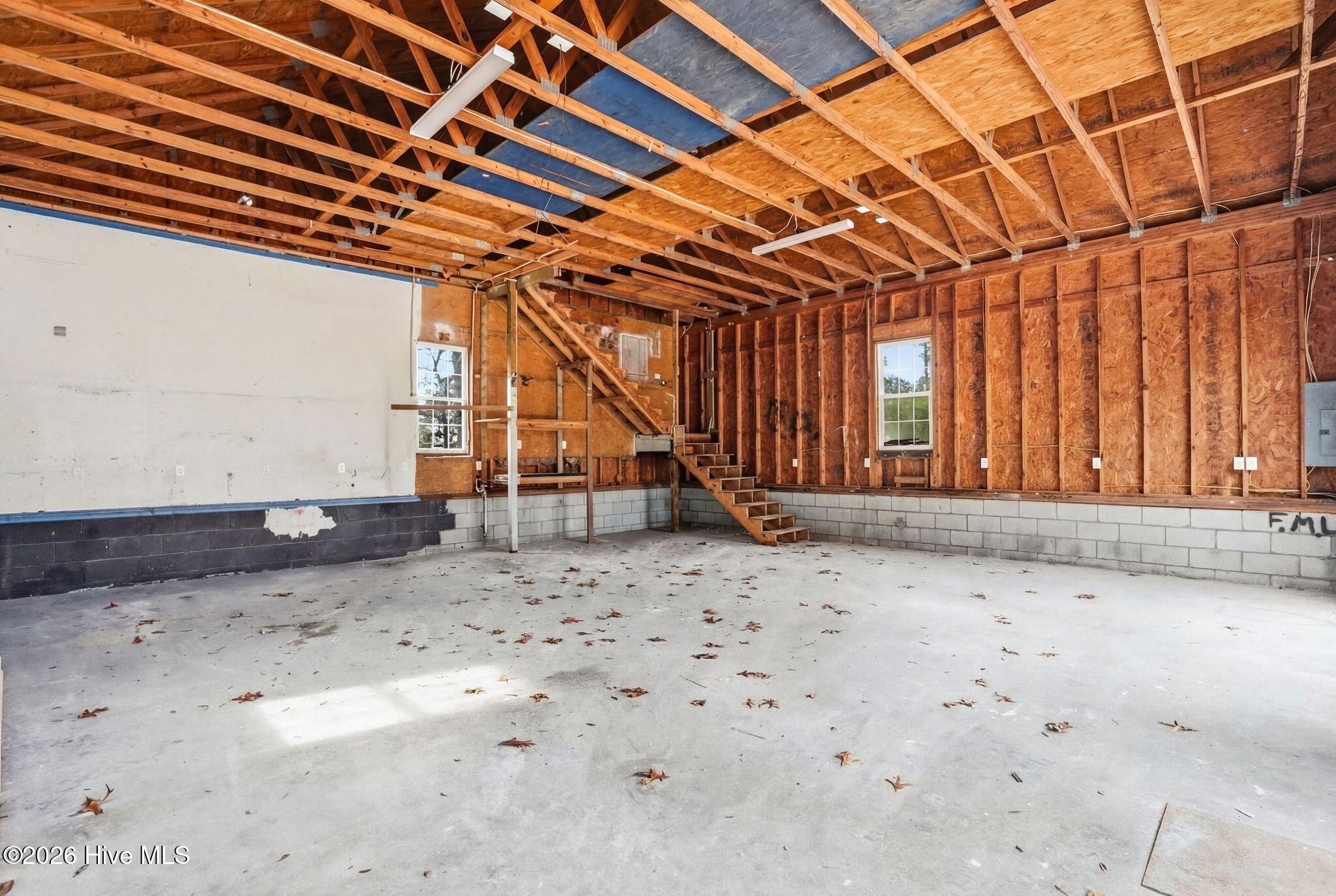 100557093 | Photo 78