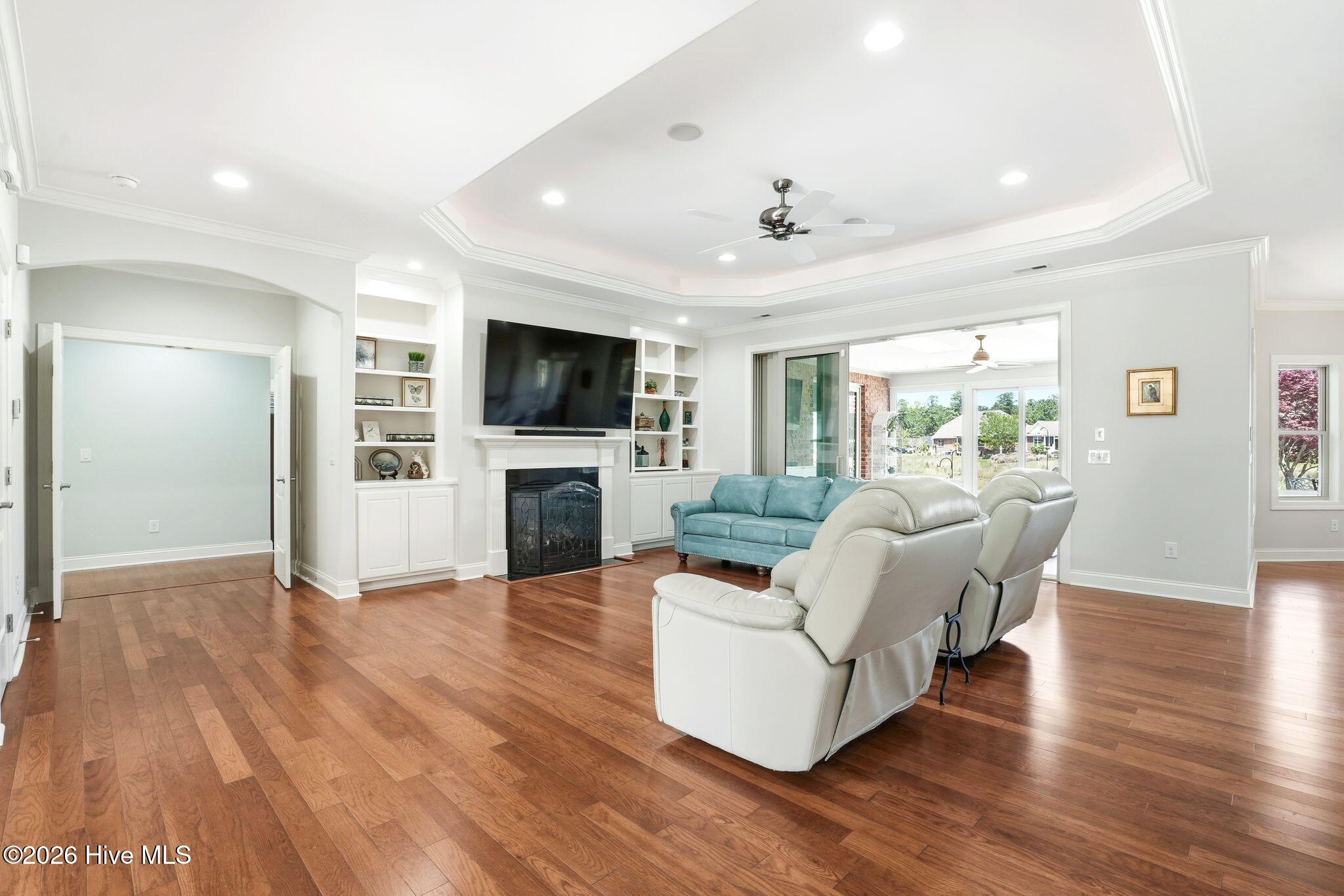 100565235 | Photo 11