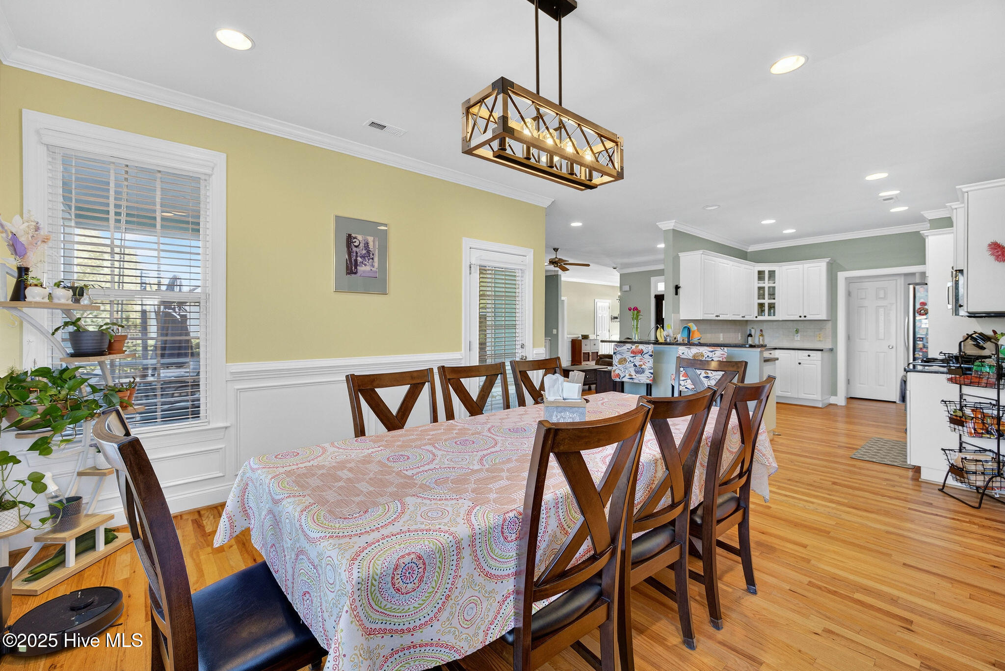 100540017 | Photo 40