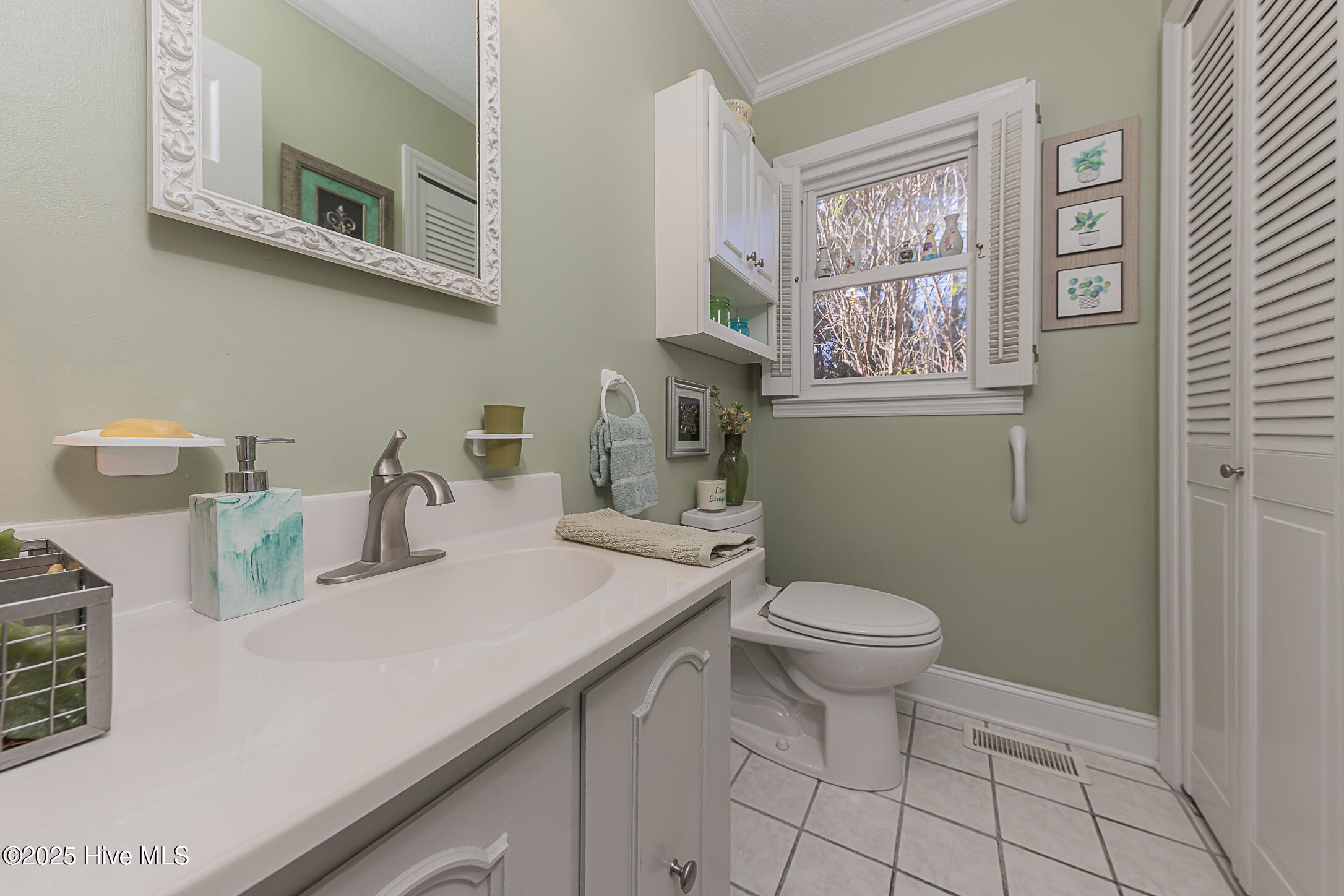 100542740 | Photo 44