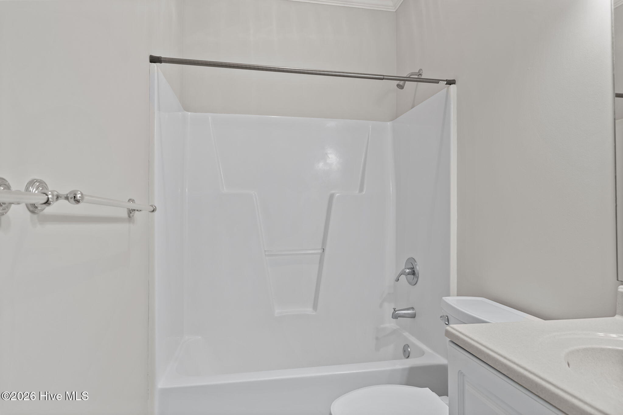 100565835 | Photo 30