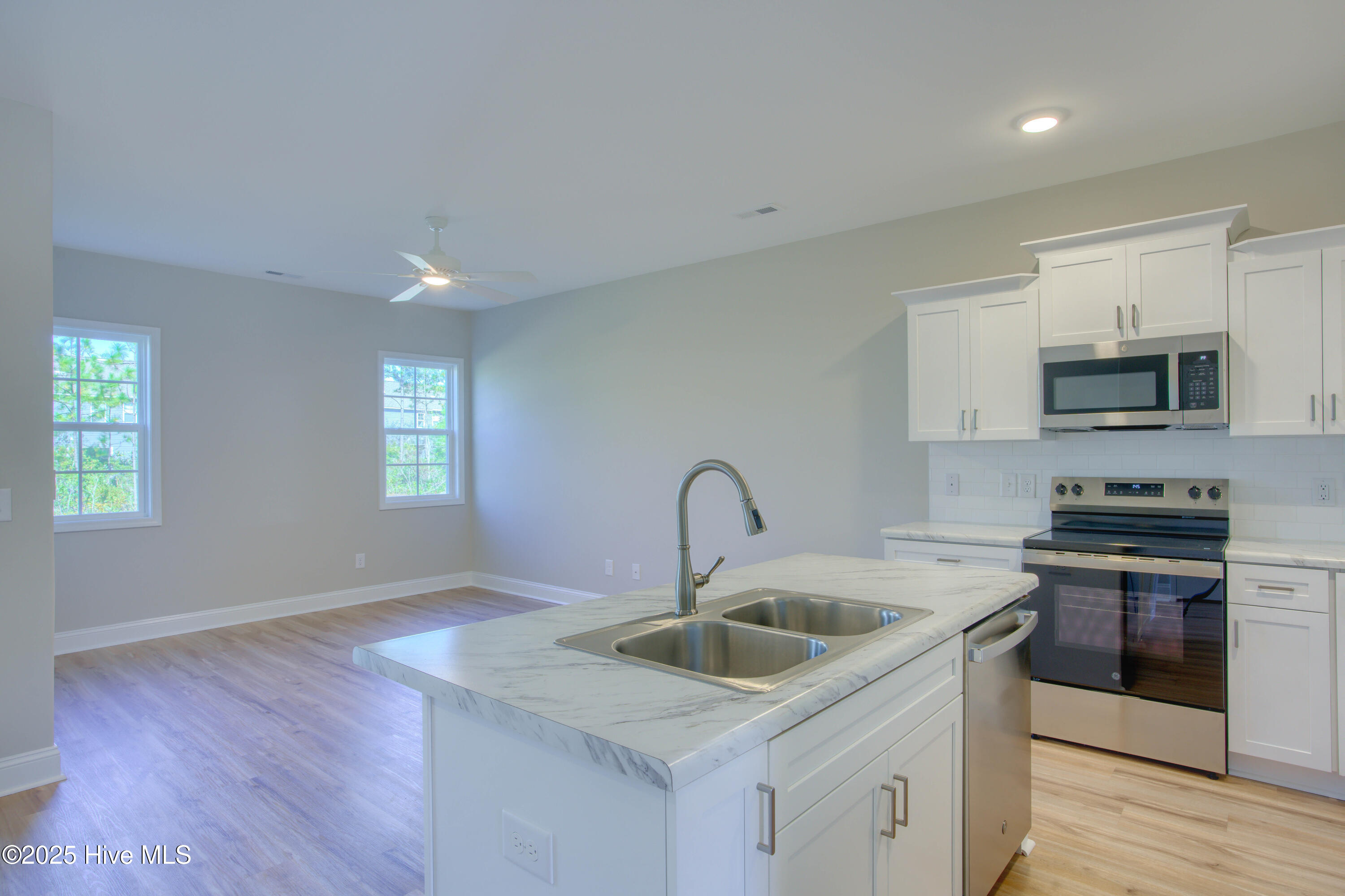 100495056 | Photo 15