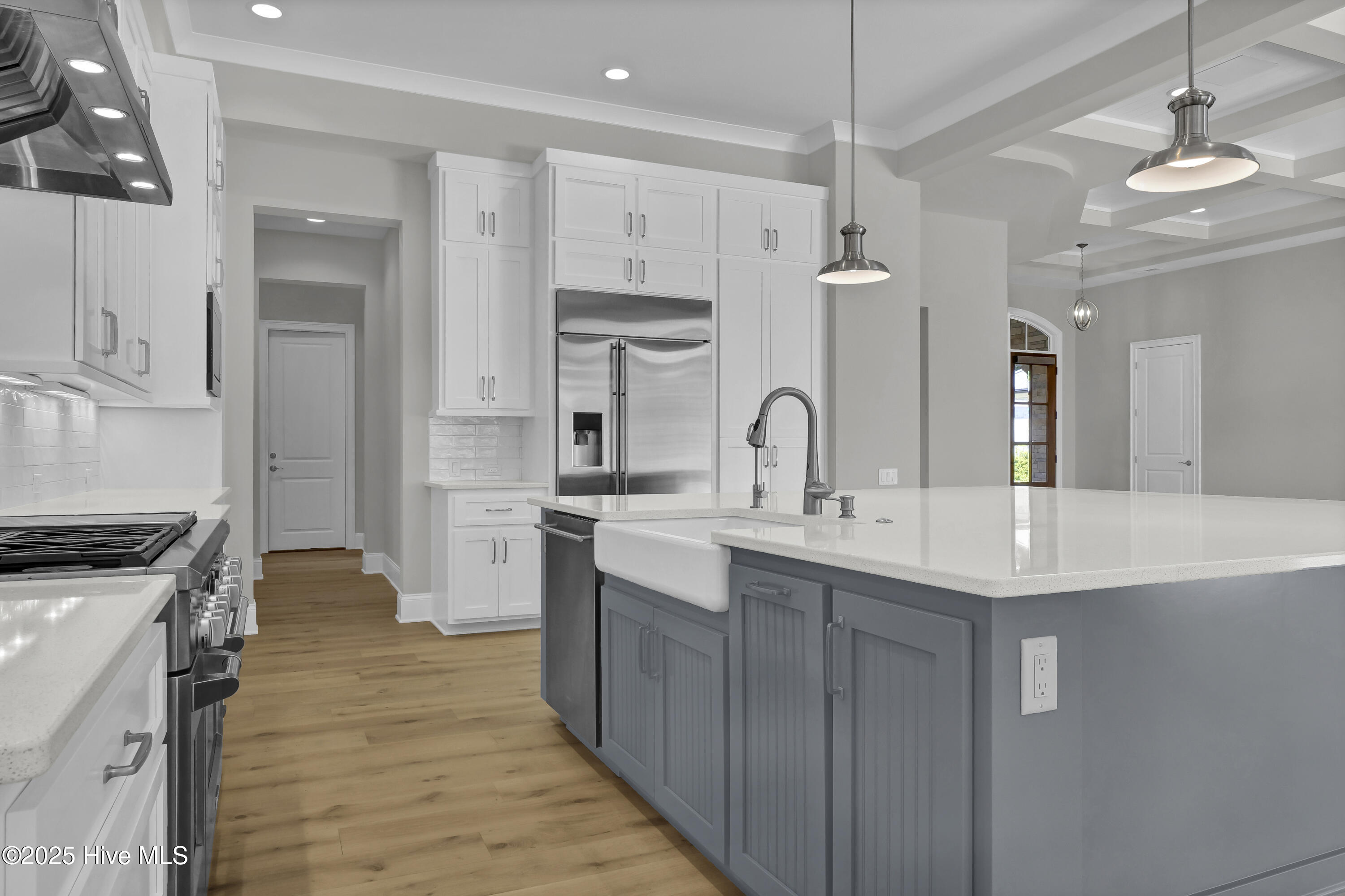 100538861 | Photo 11