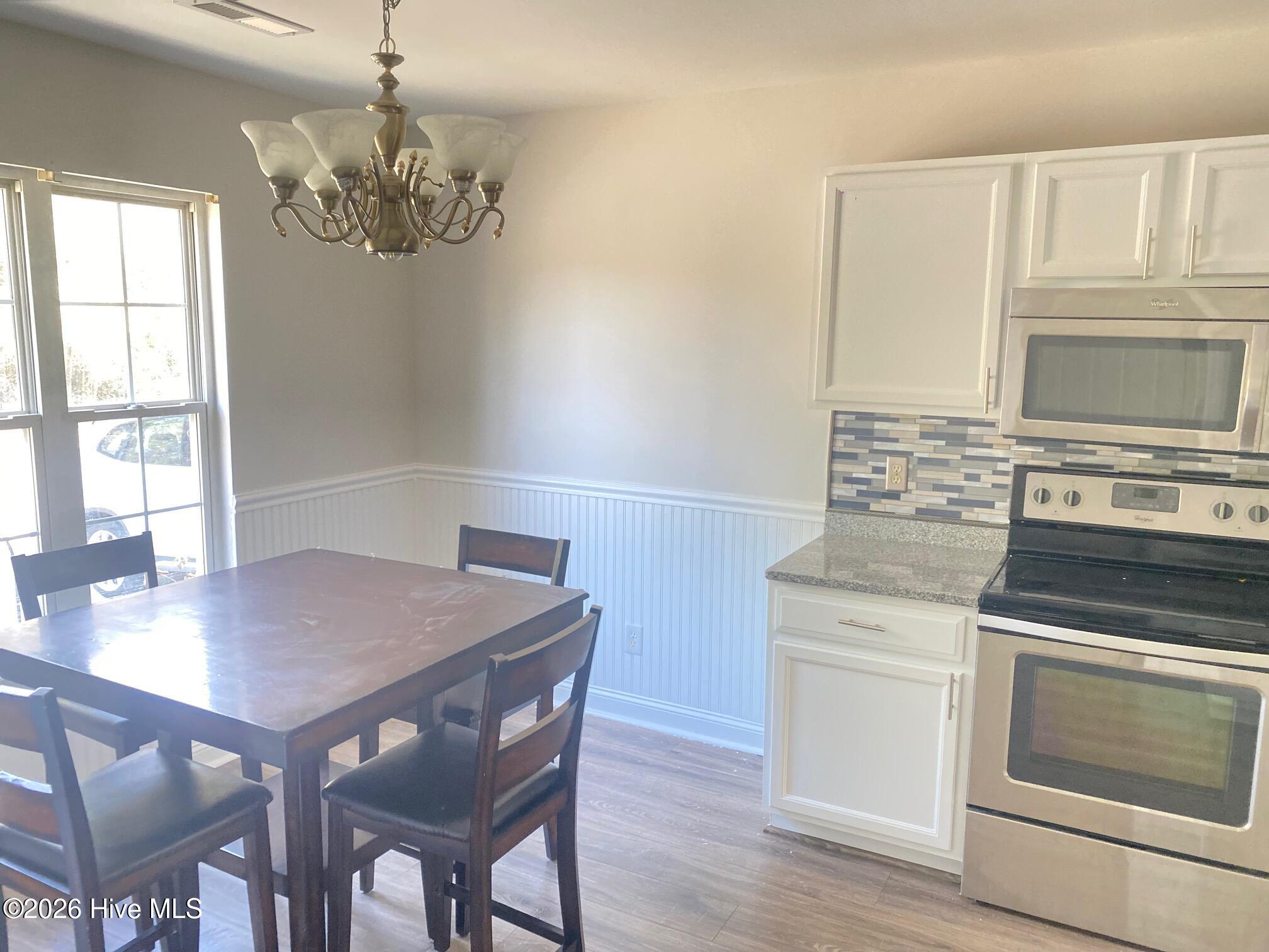 100556693 | Photo 16