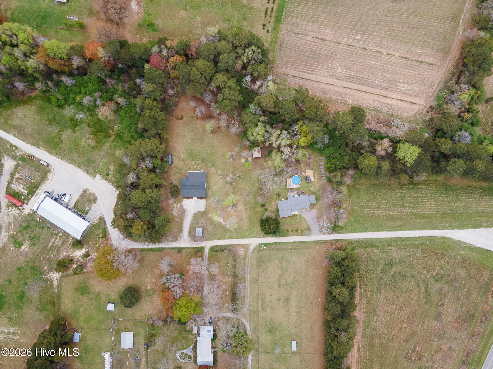 100563289 | Photo 90