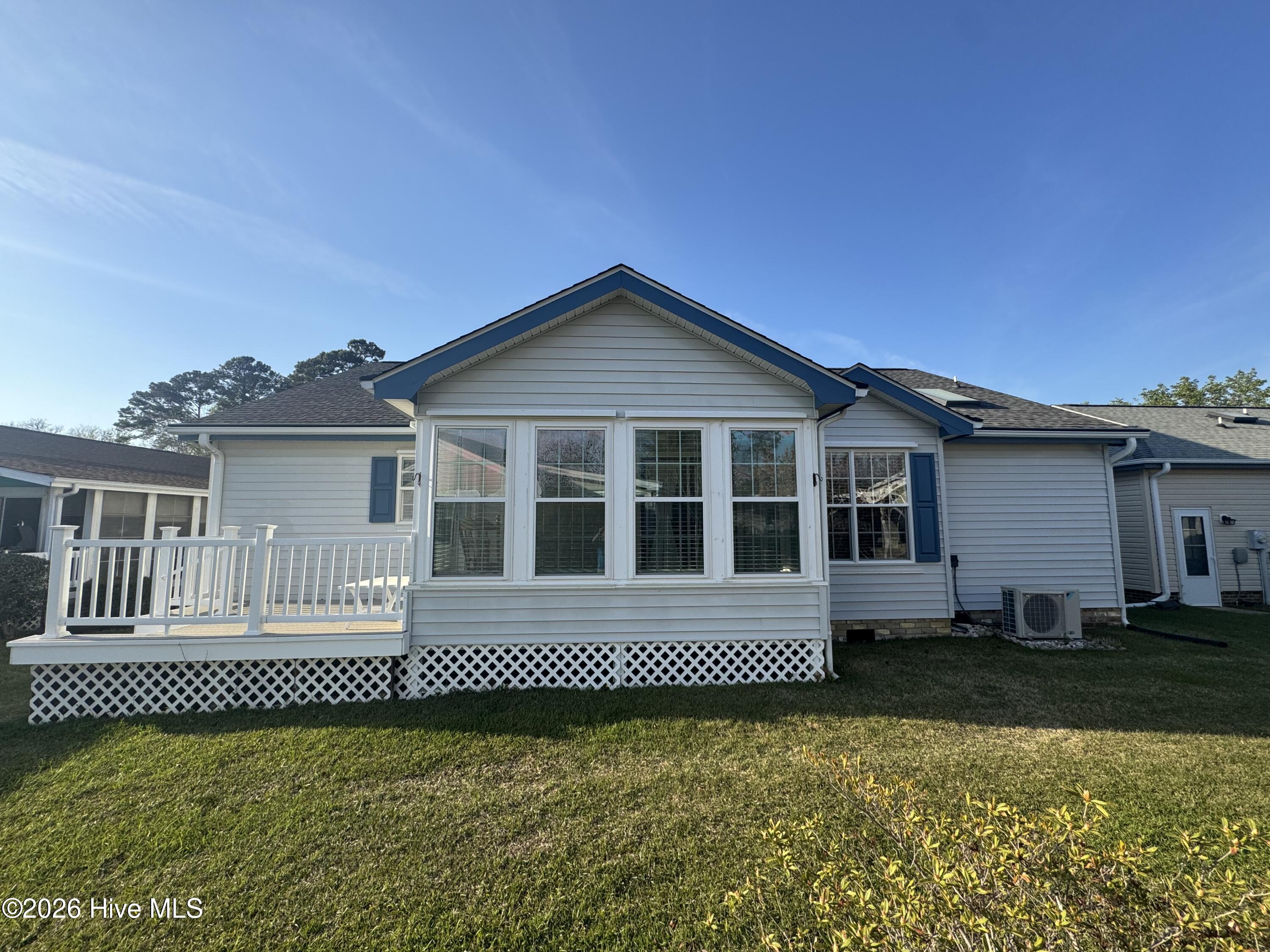 100563422 | Photo 36