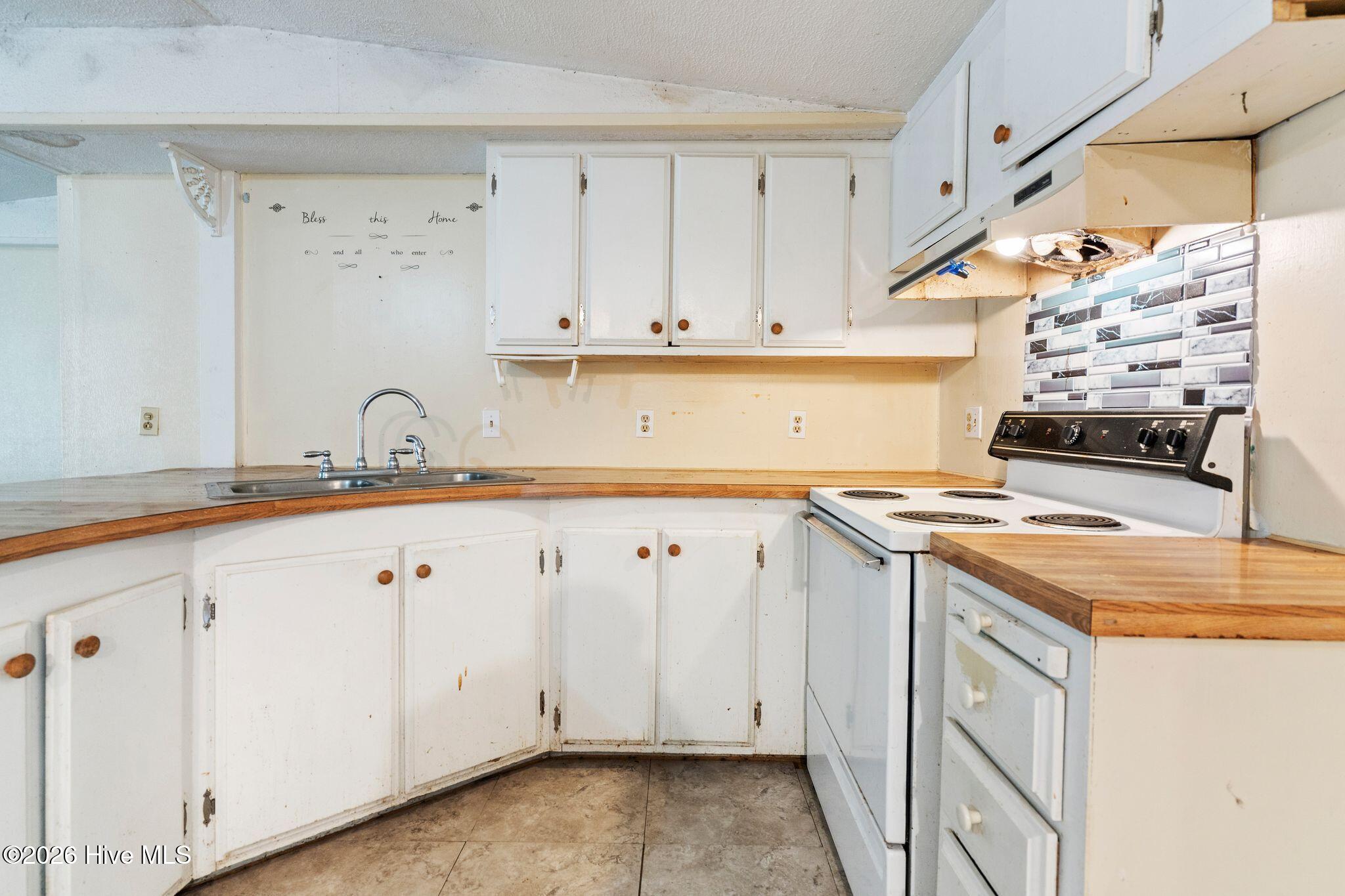 100555991 | Photo 24