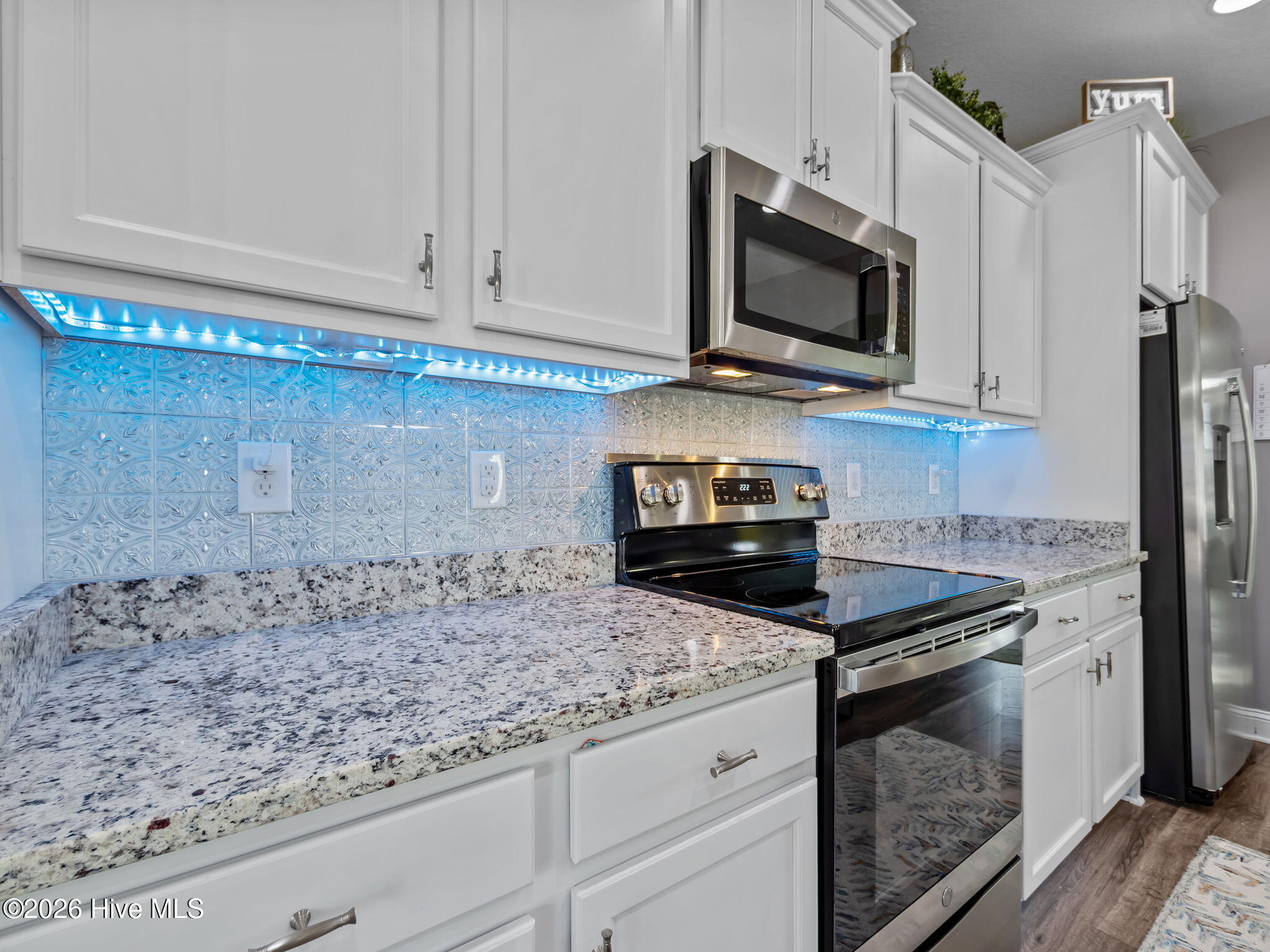 100554631 | Photo 16