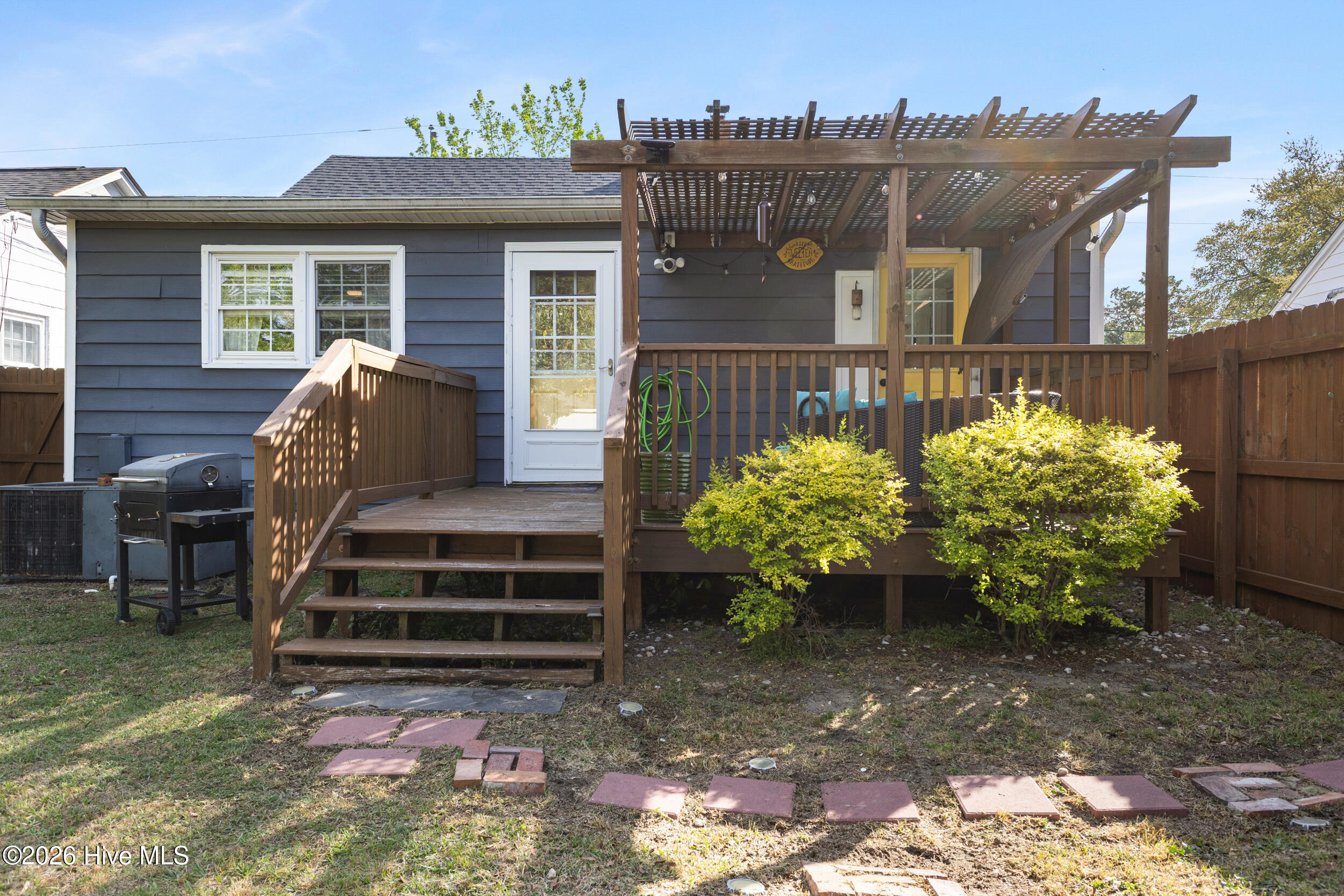 100567073 | Photo 28