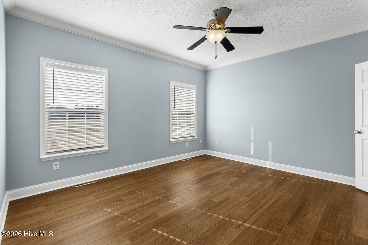 100550778 | Photo 12