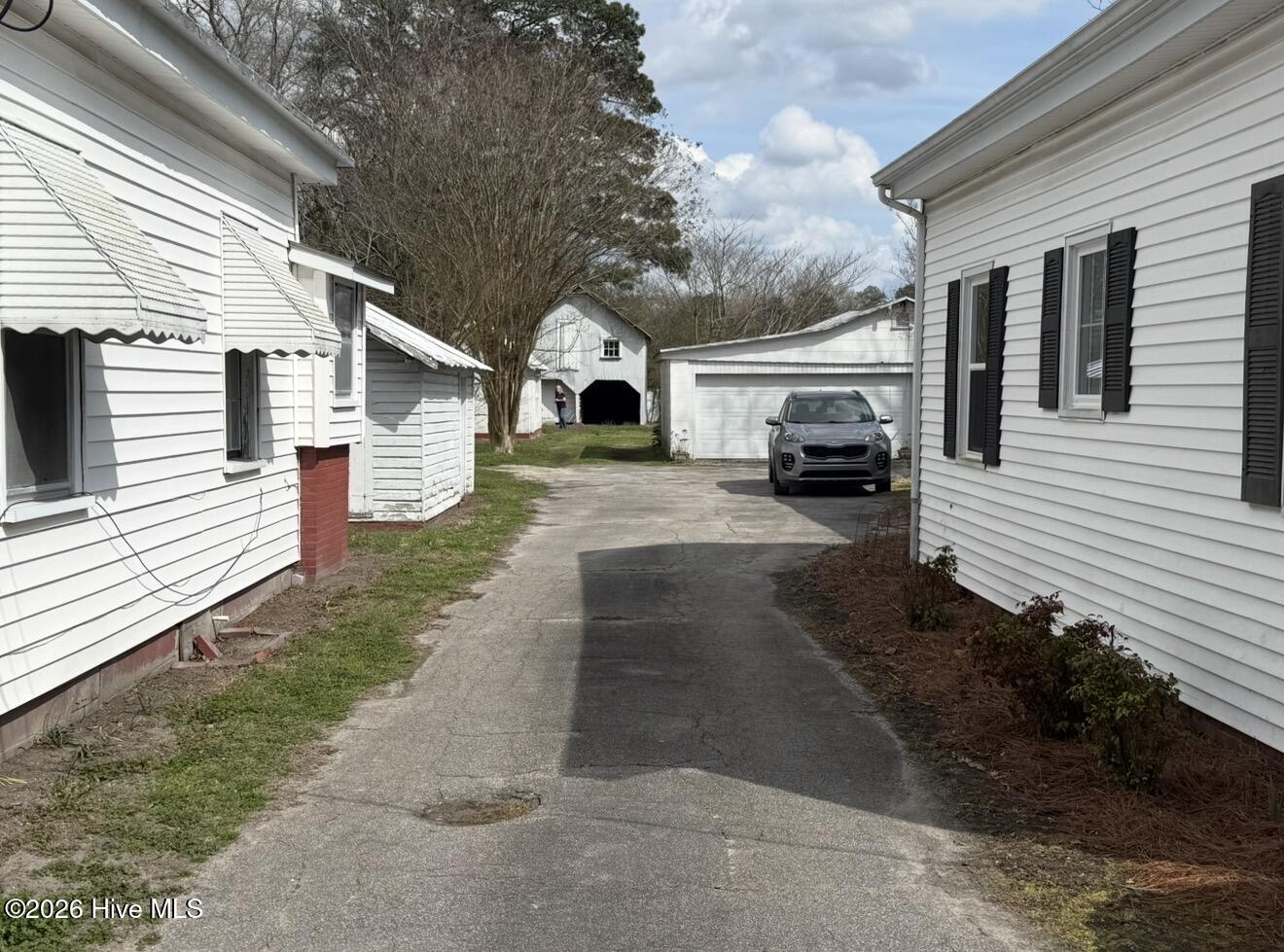302 N Main Street,Cove City