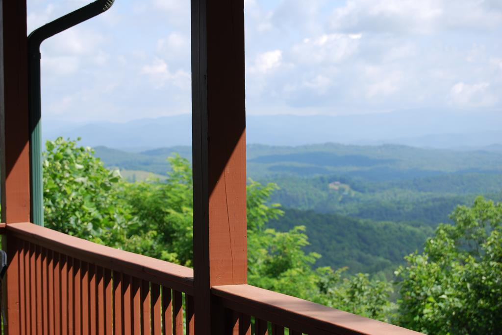 1013 Buck Ridge Drive, Murphy, NC 28906 Listing Photo  1