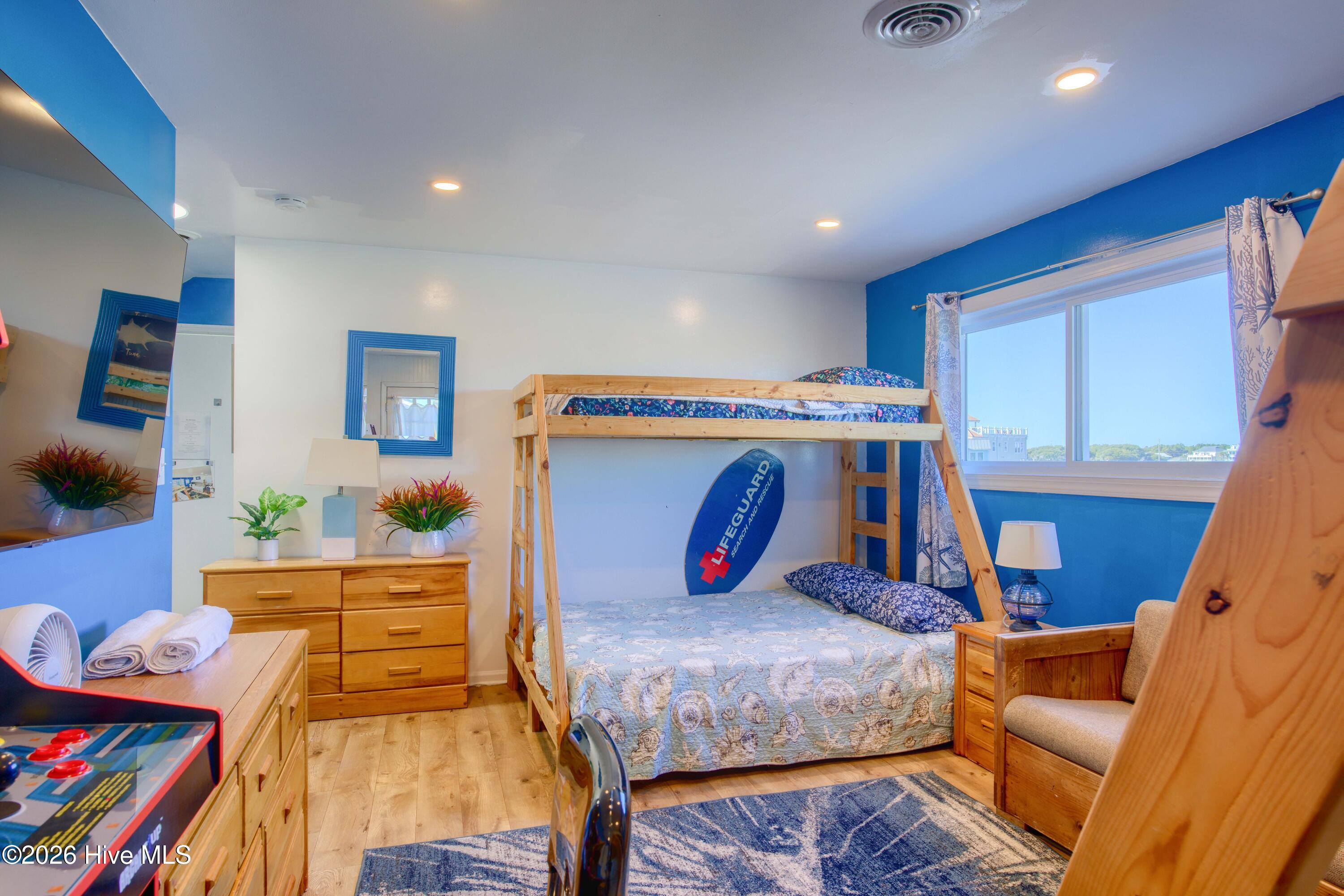 100550124 | Photo 31