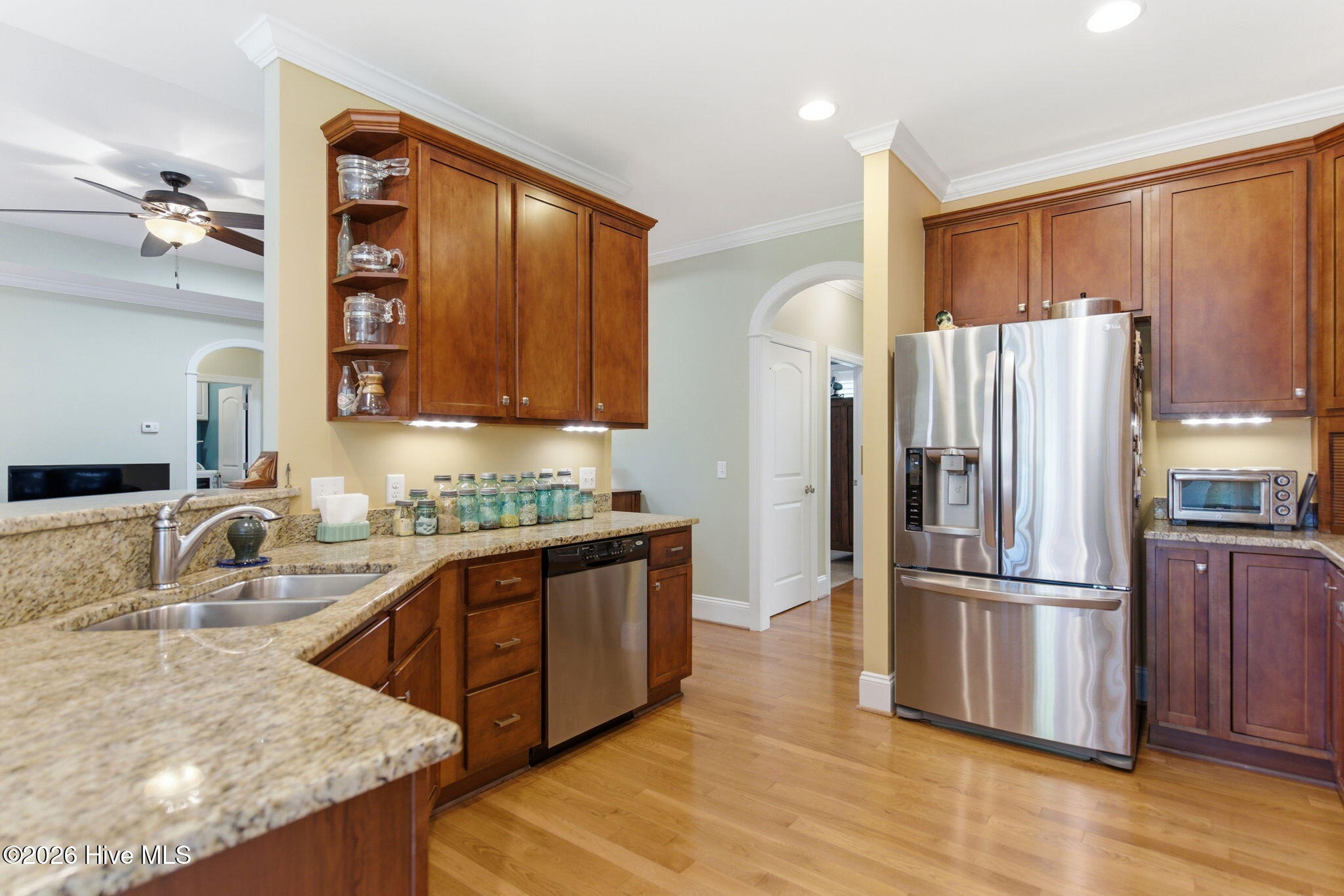 100569410 | Photo 14