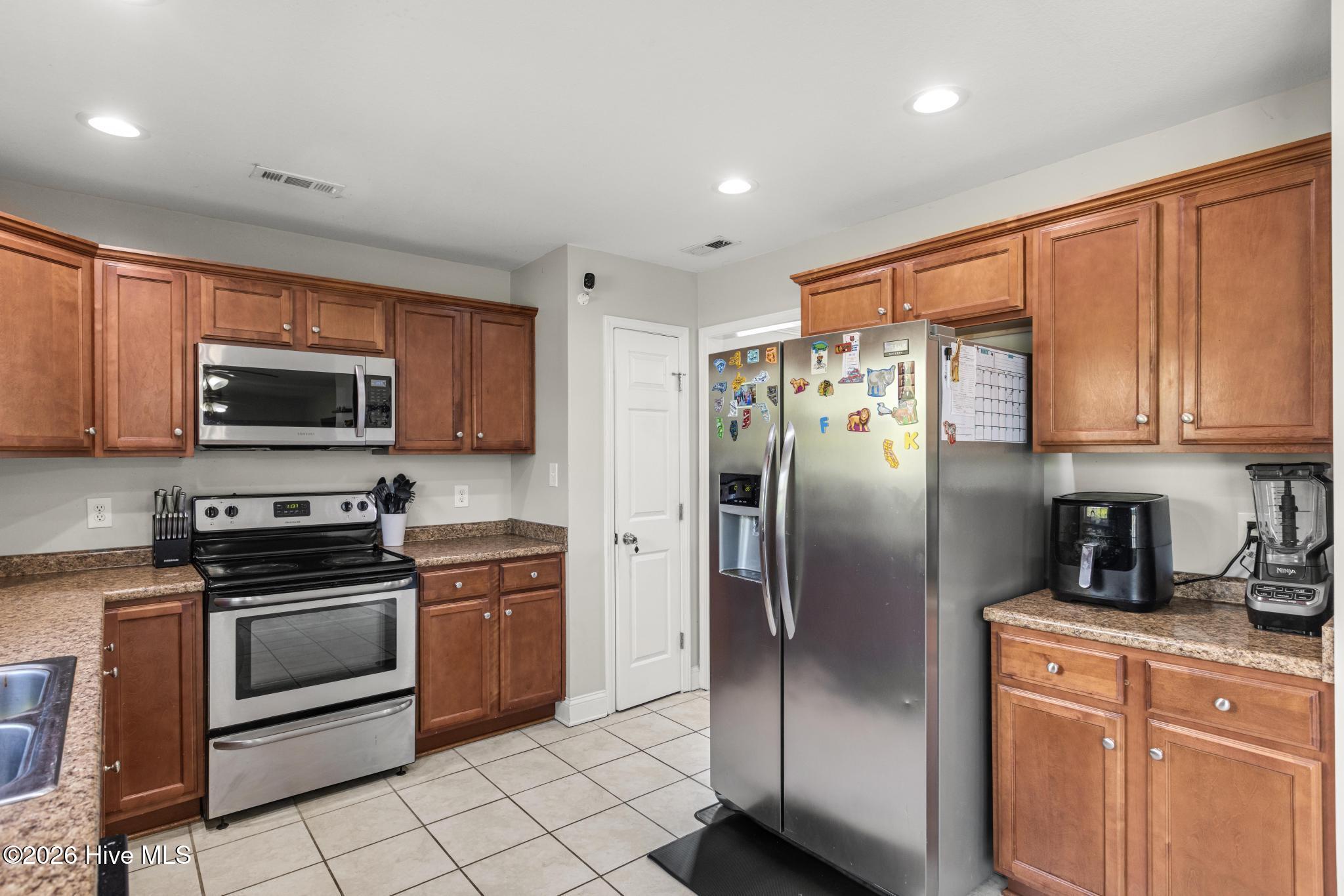 100566886 | Photo 10