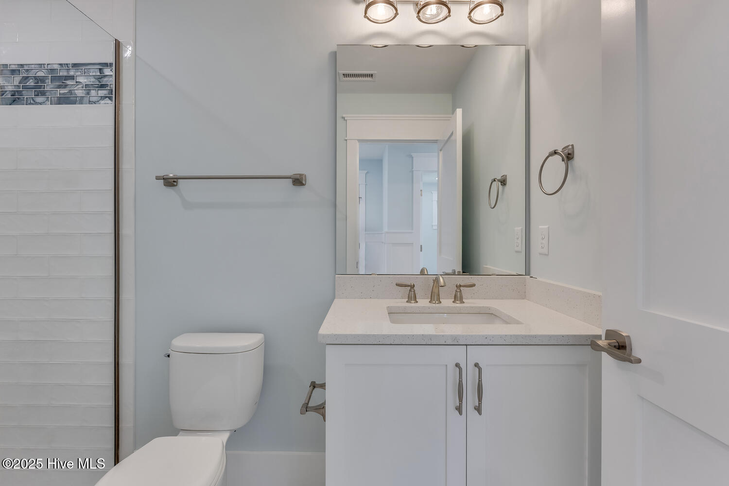 100537523 | Photo 43