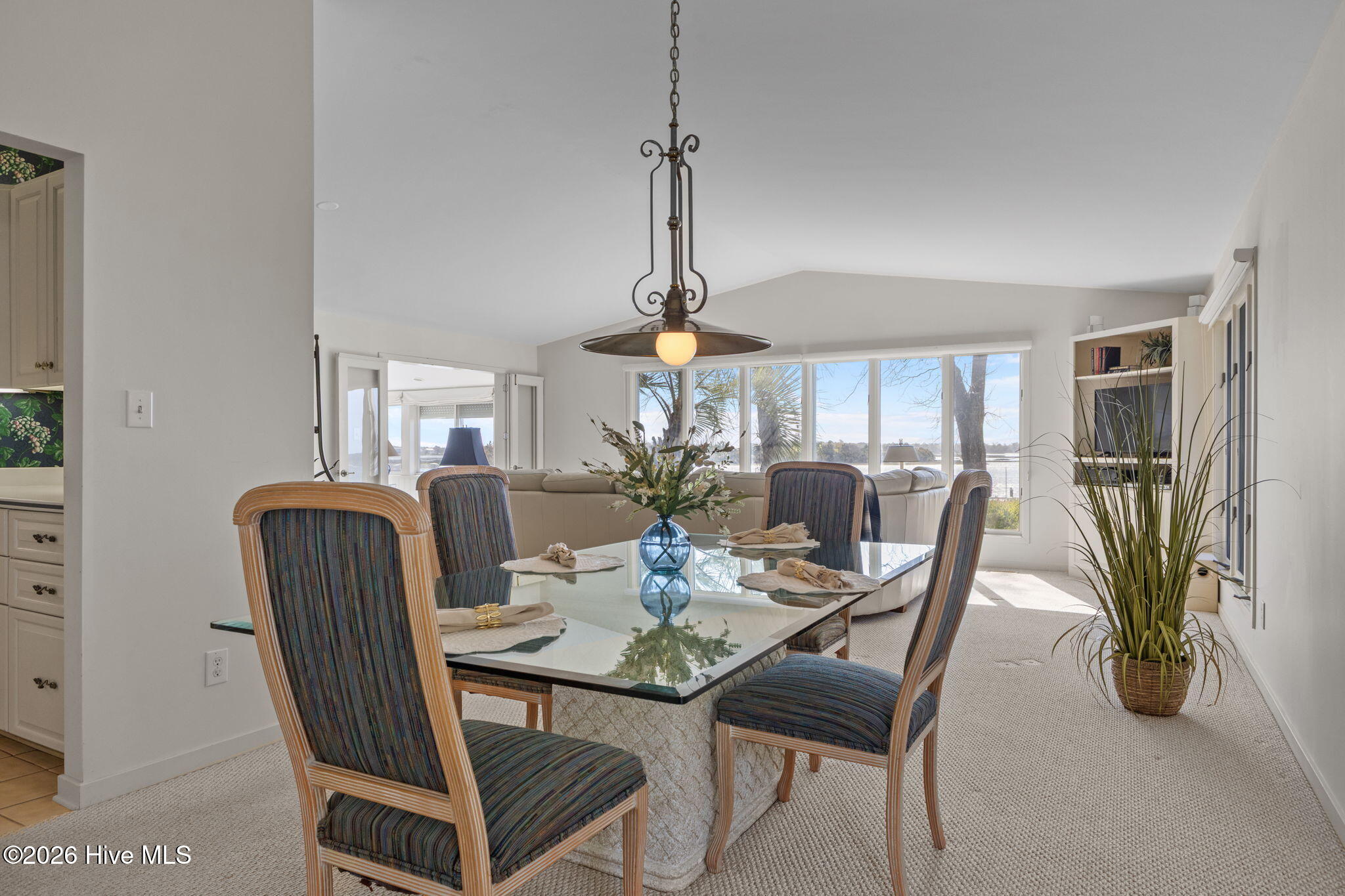 100564648 | Photo 13