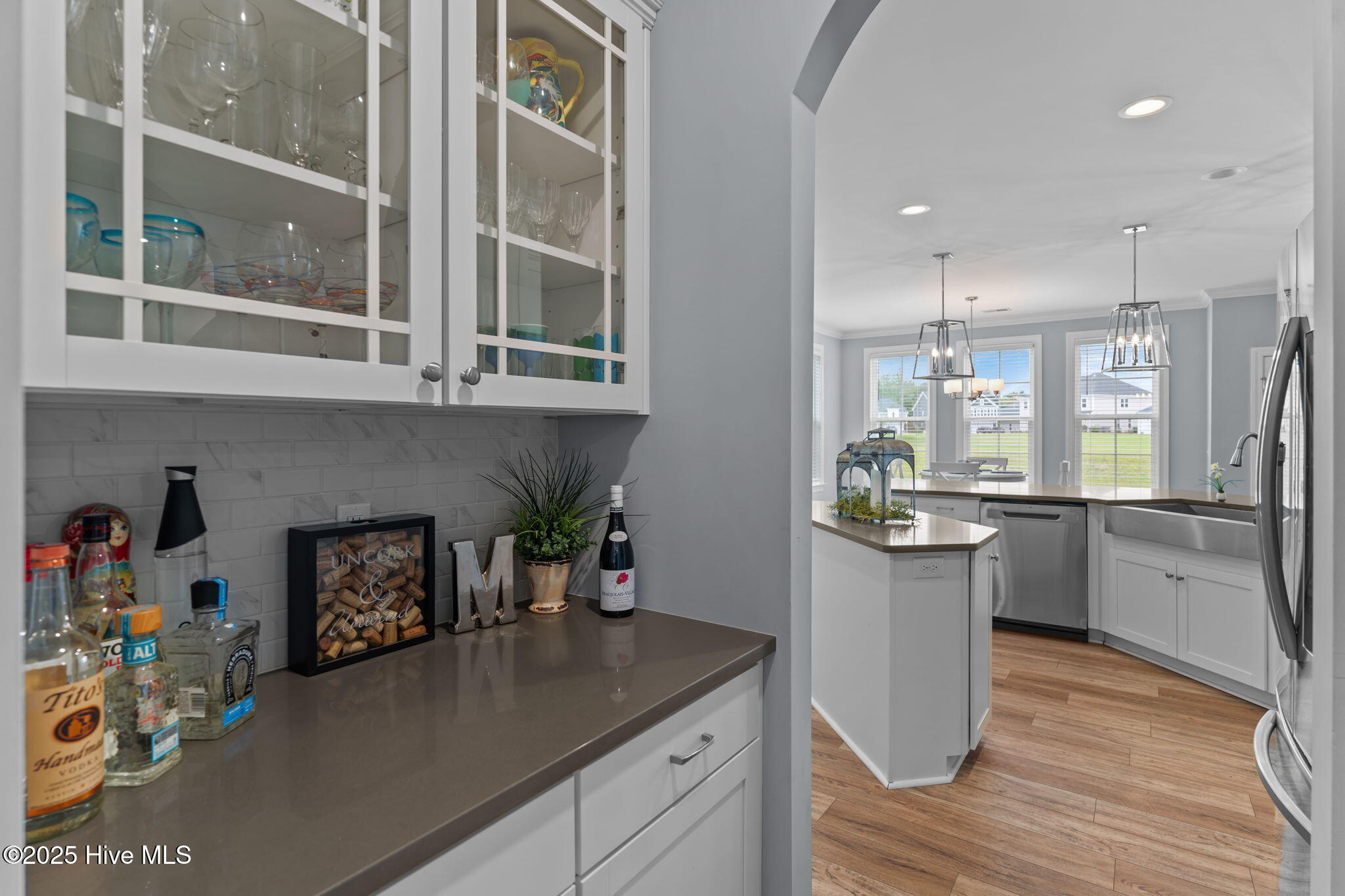 100525303 | Photo 18