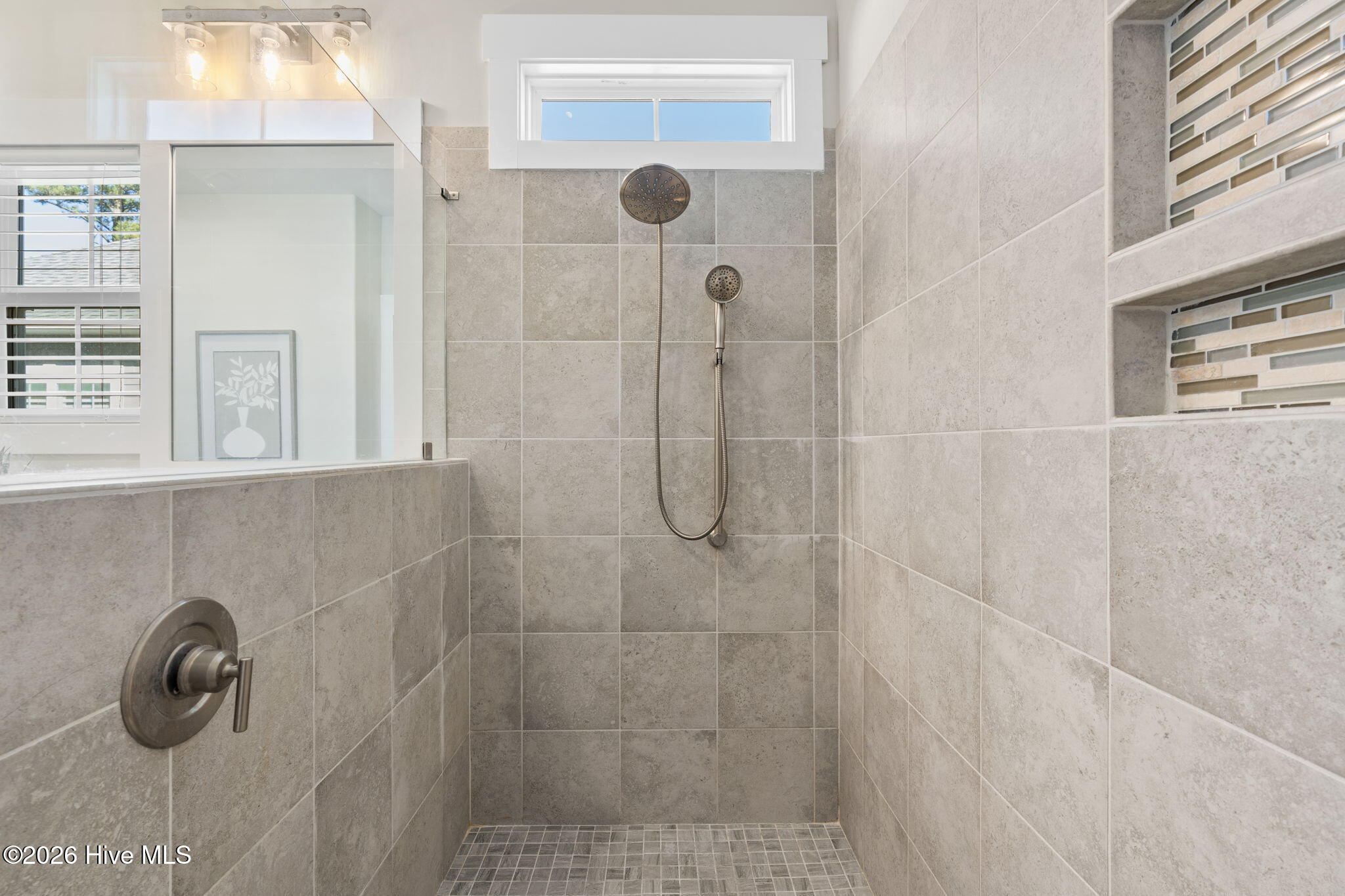 100552042 | Photo 28