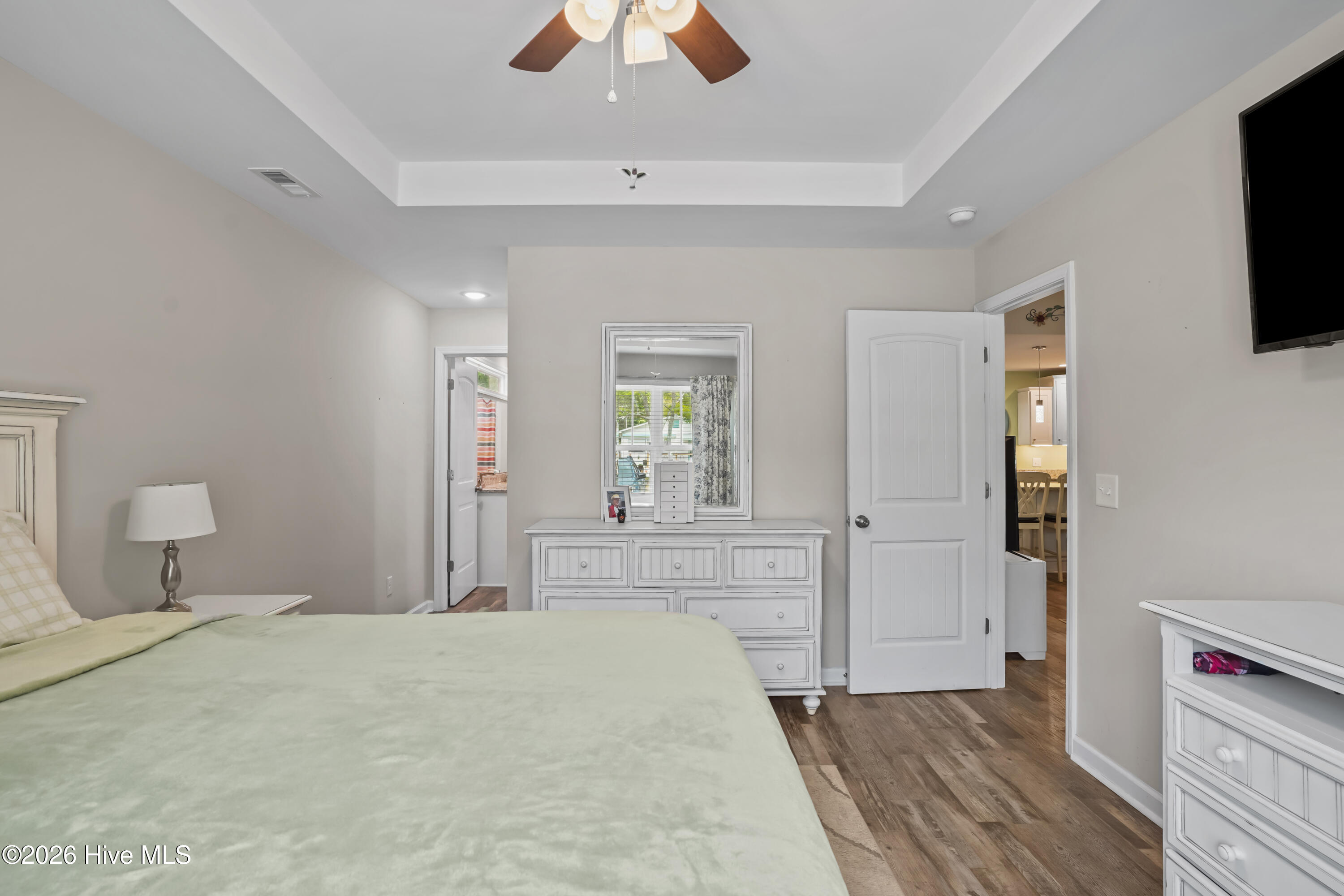 100570645 | Photo 20