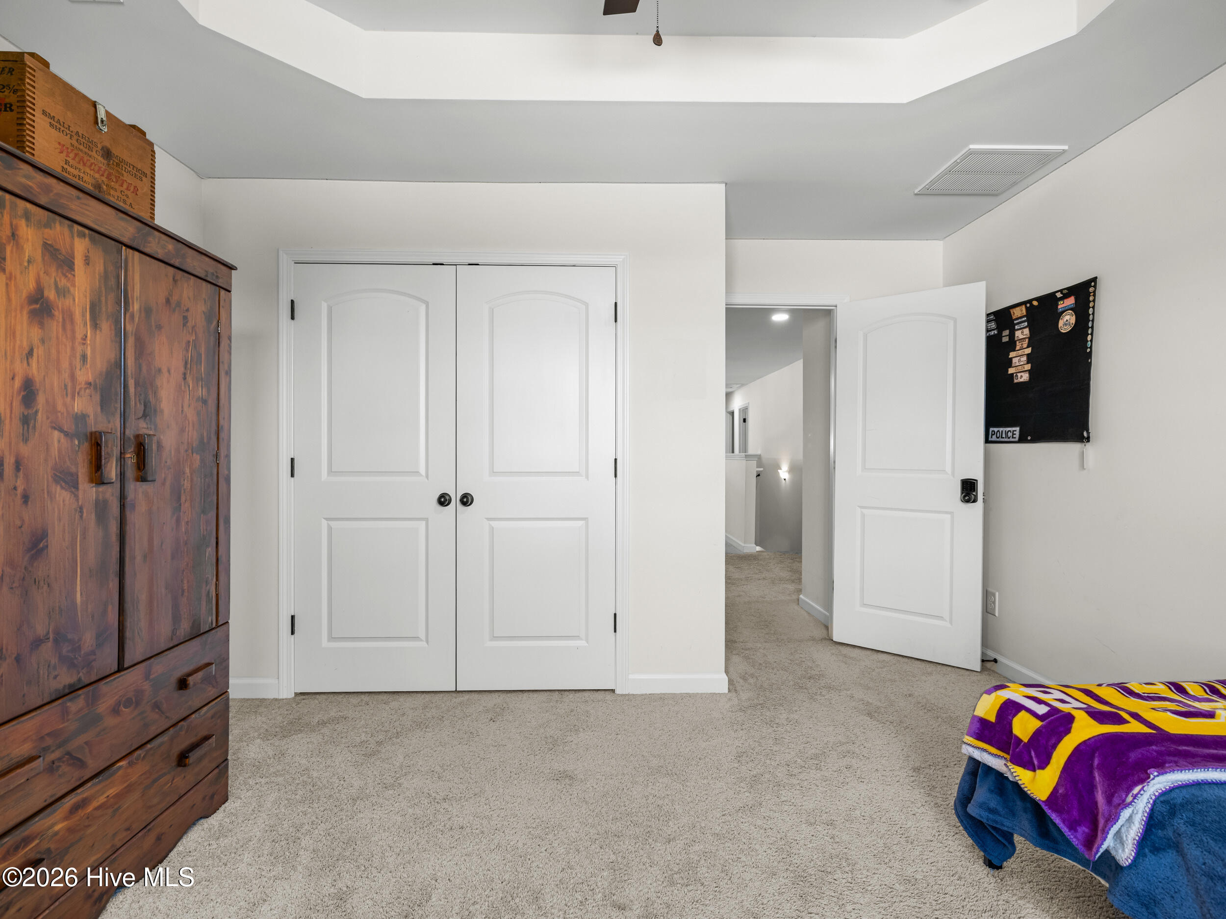 100570237 | Photo 64