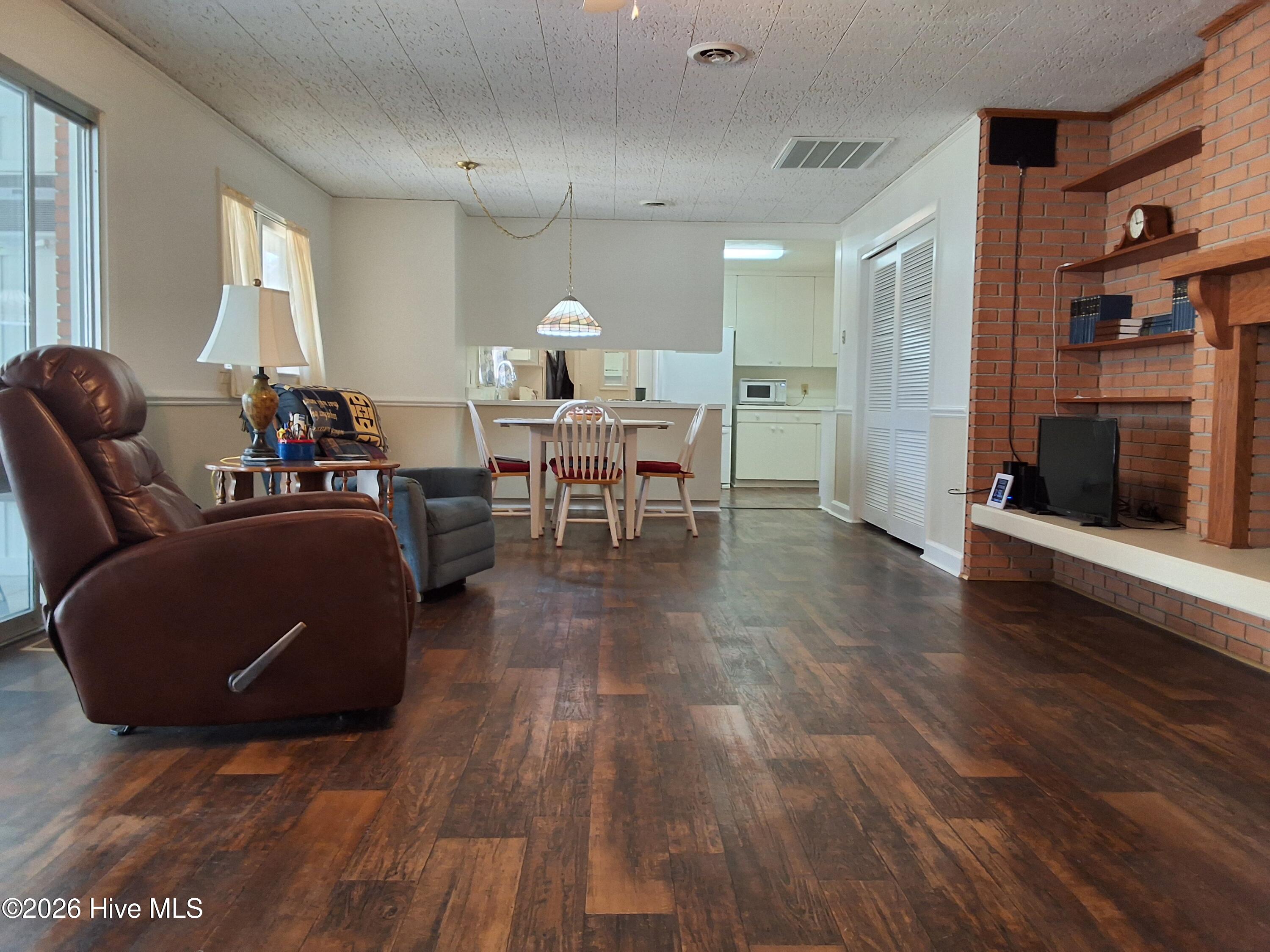 100554569 | Photo 31