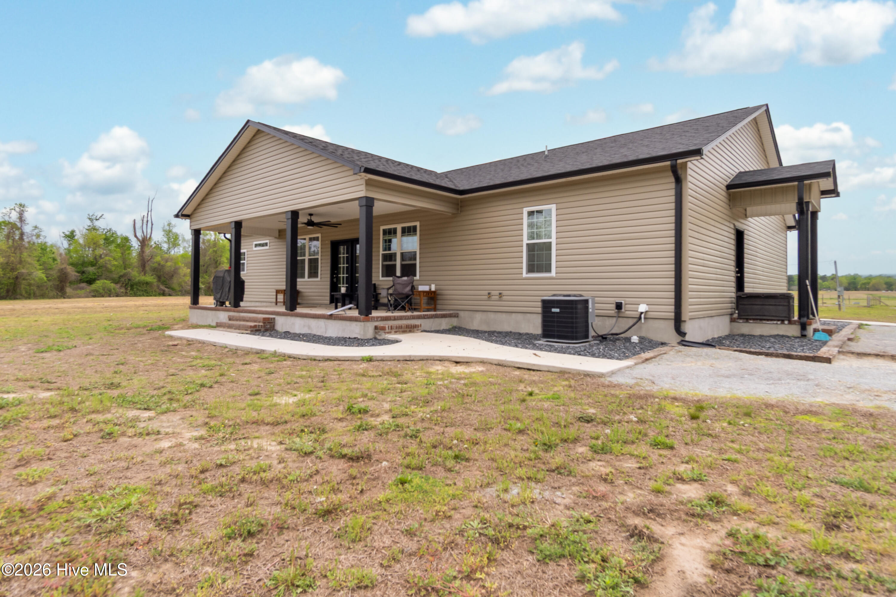 1560 White Oak River Road,Maysville