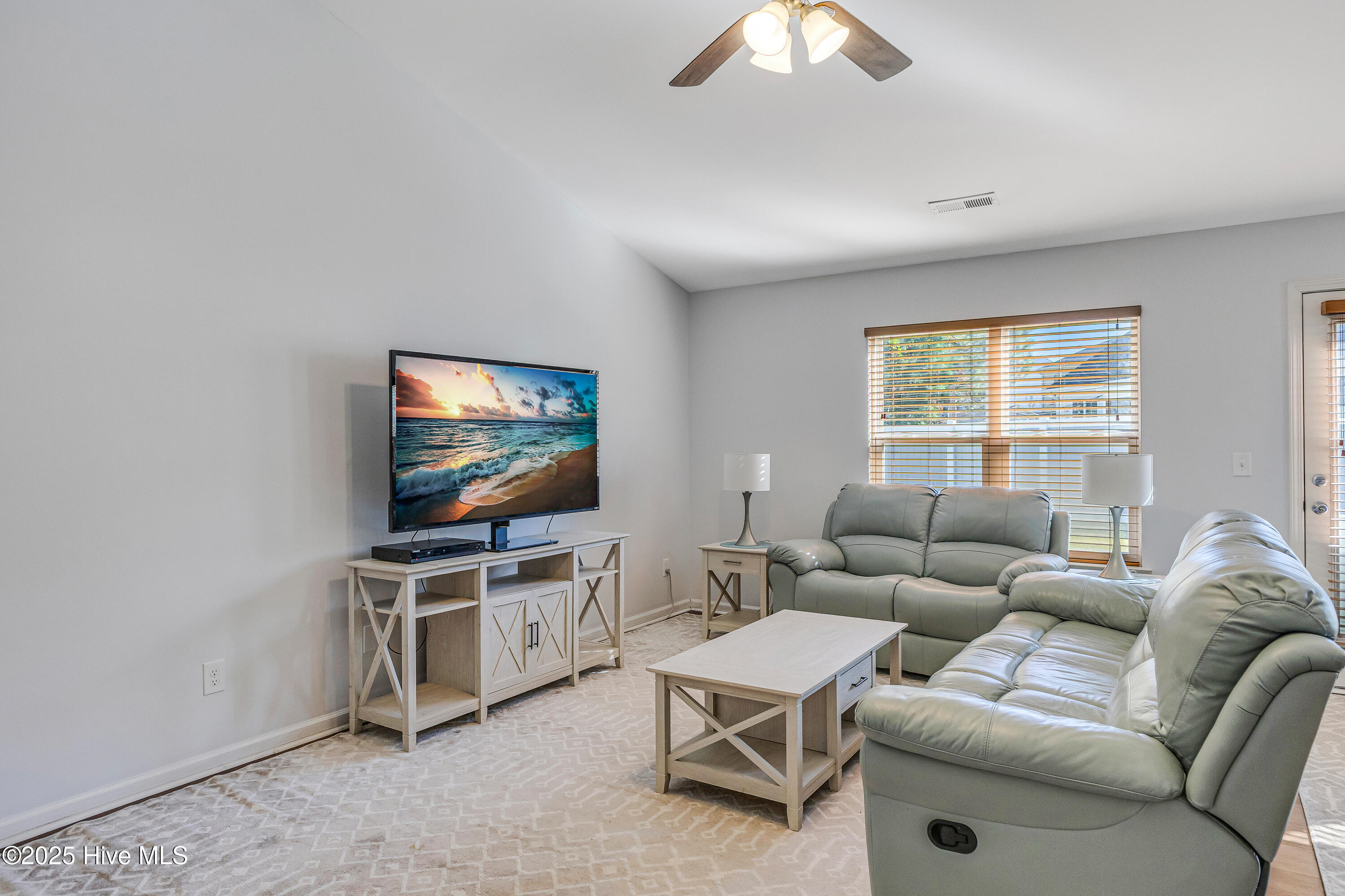 100539432 | Photo 12