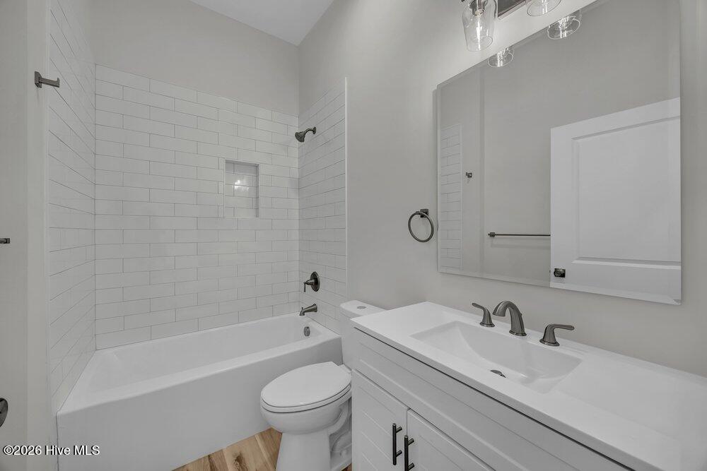 100561234 | Photo 19