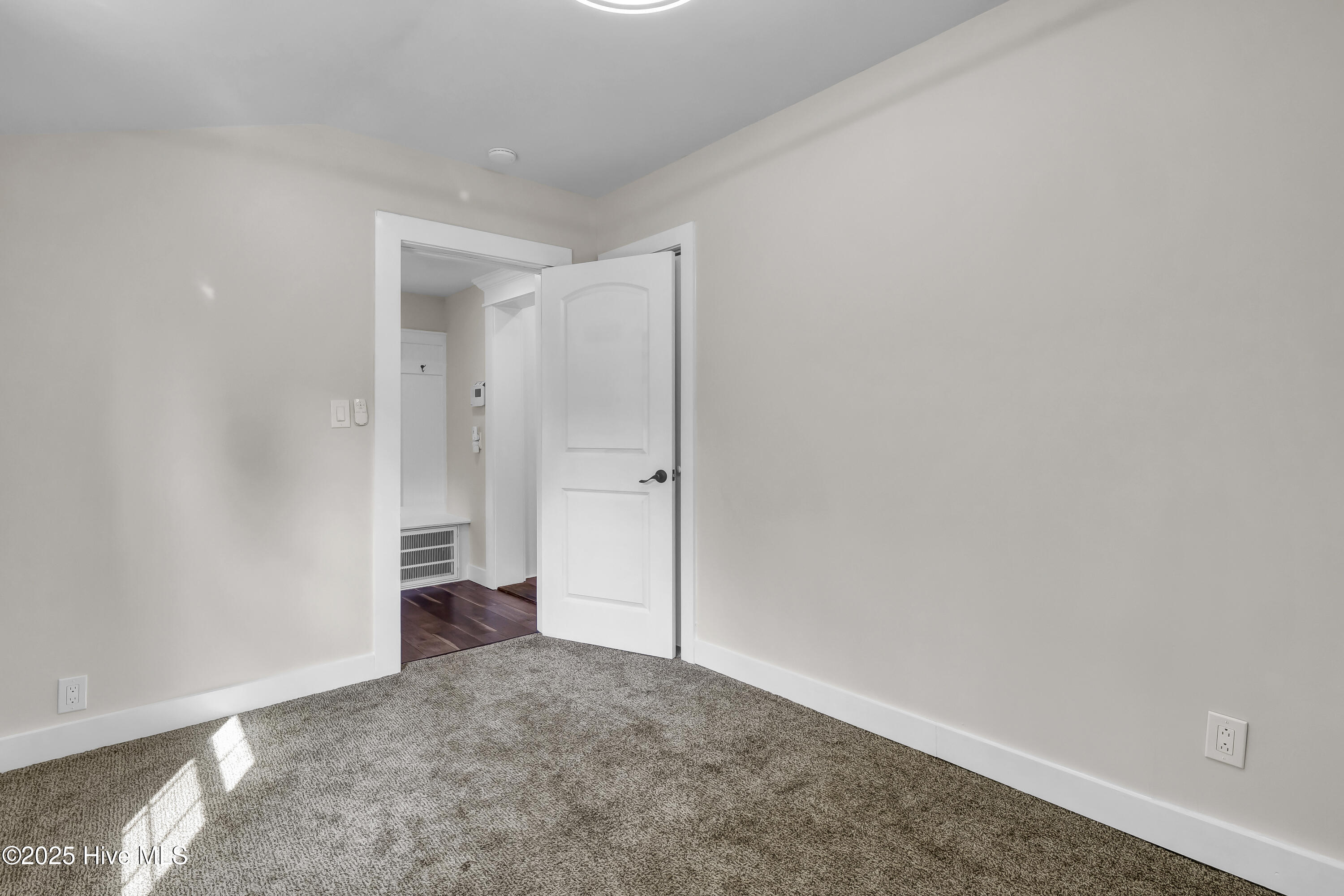 100556721 | Photo 18