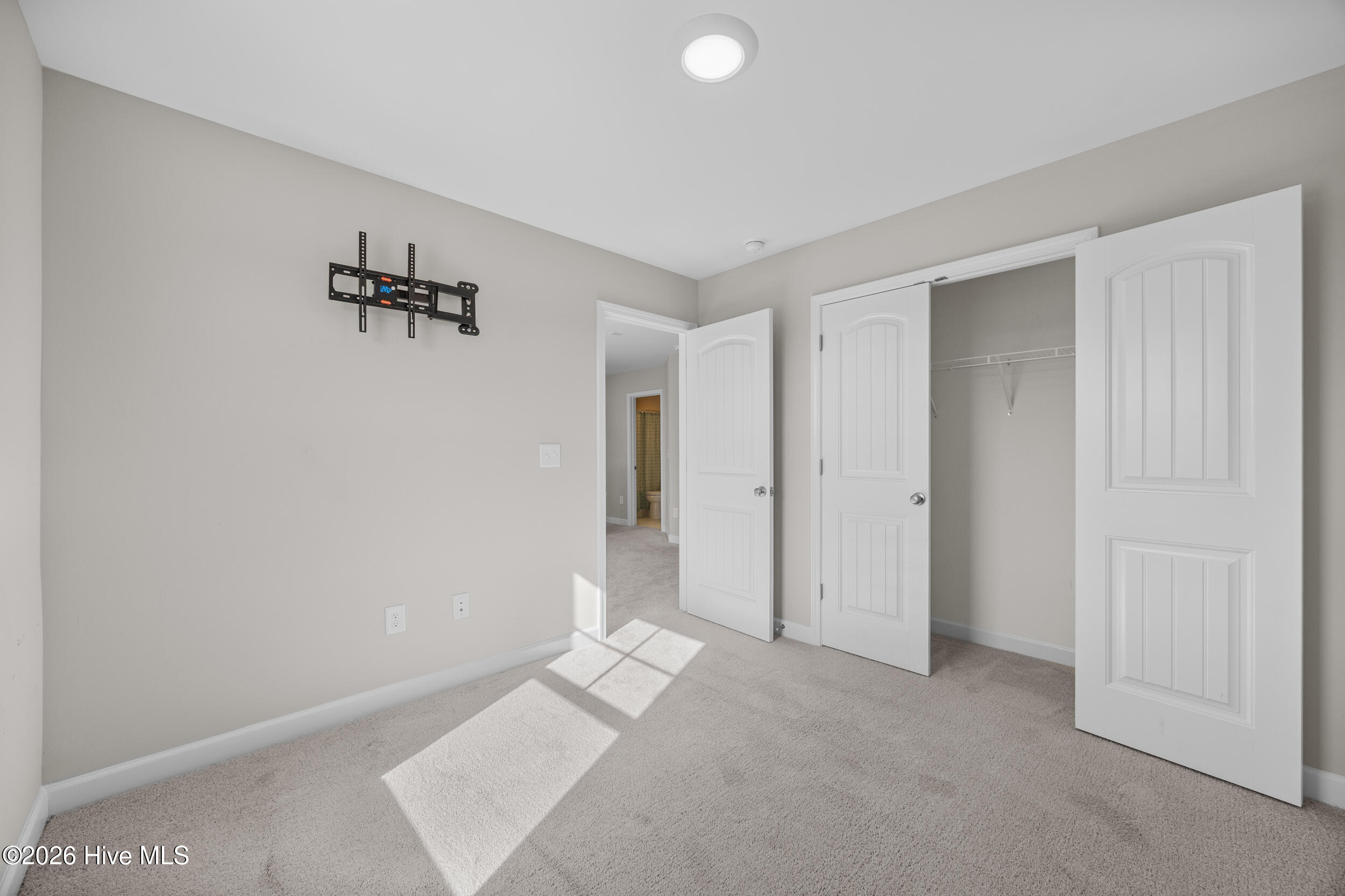 100569067 | Photo 37