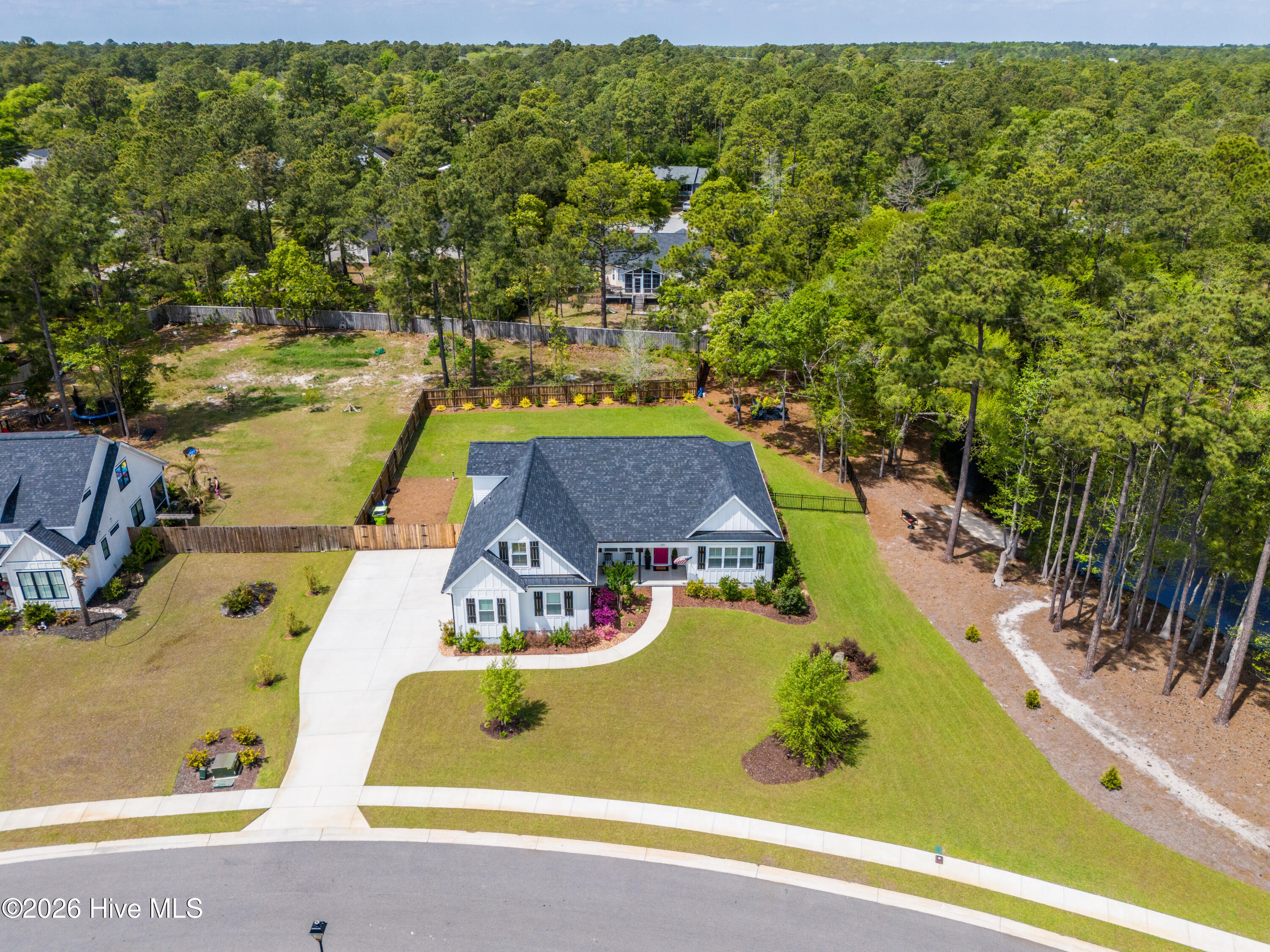 100567366 | Photo 55