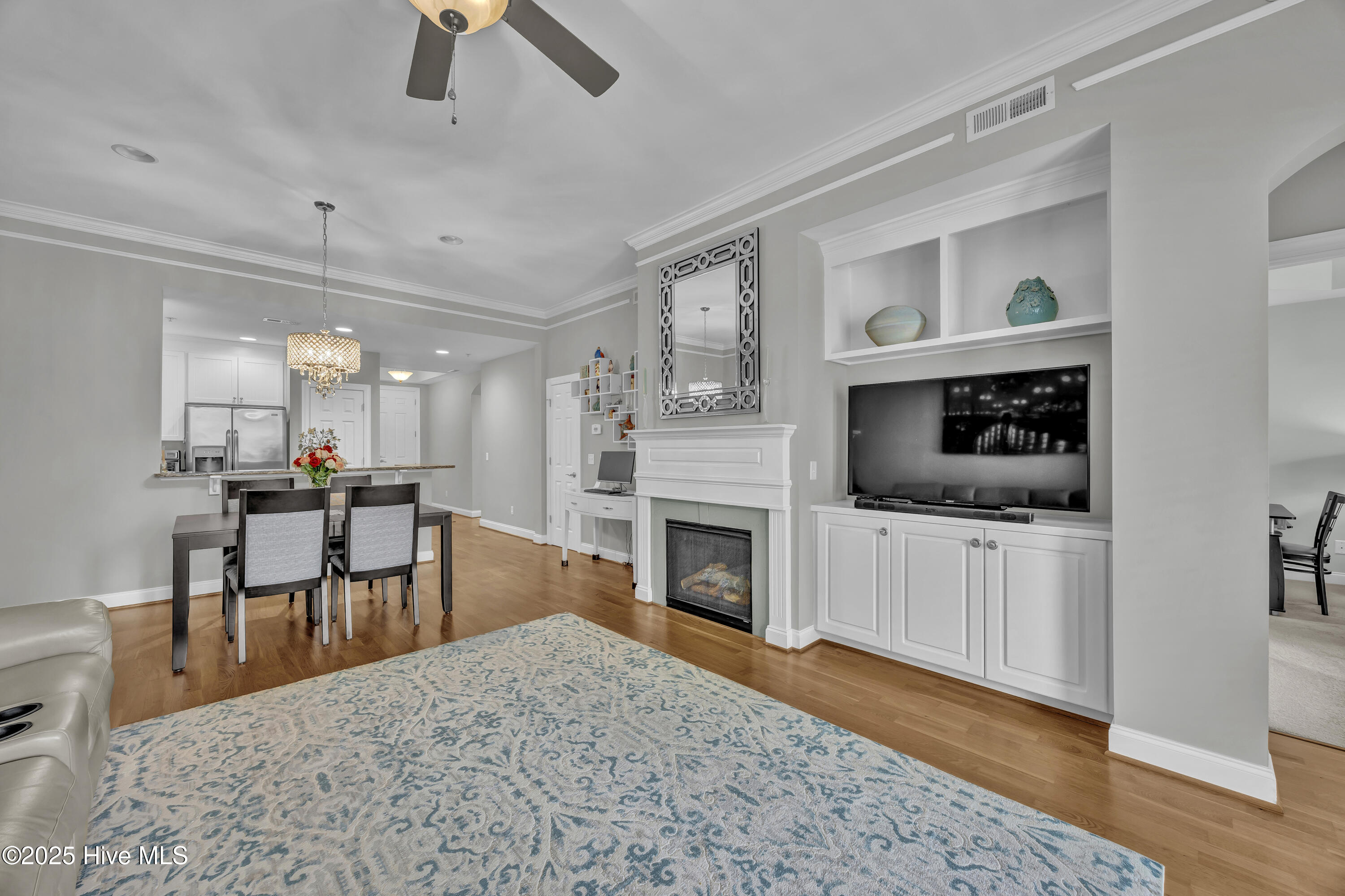 100551709 | Photo 14