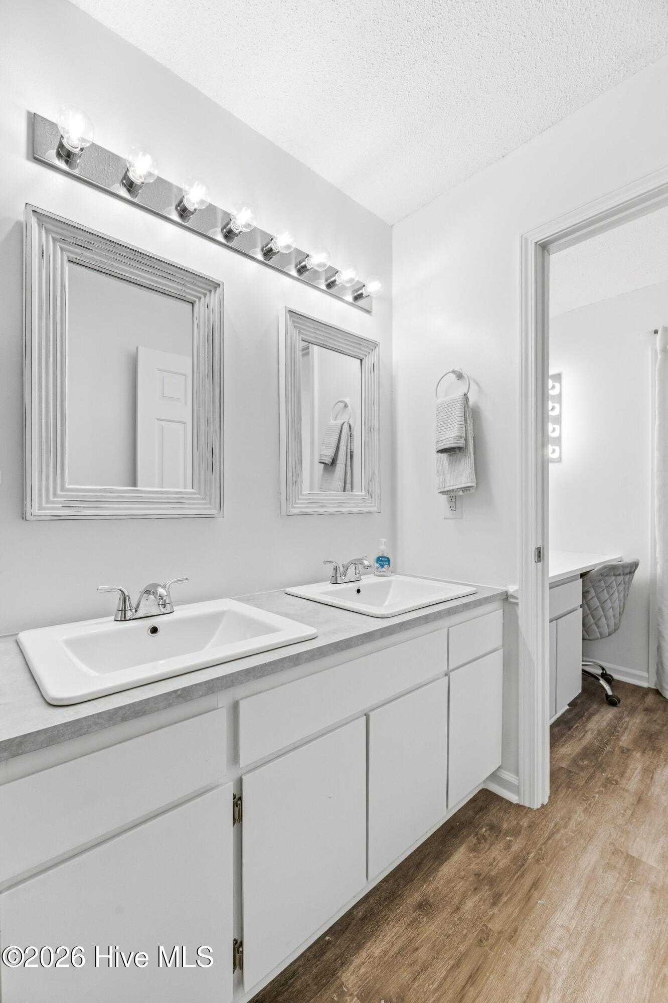 100564632 | Photo 14