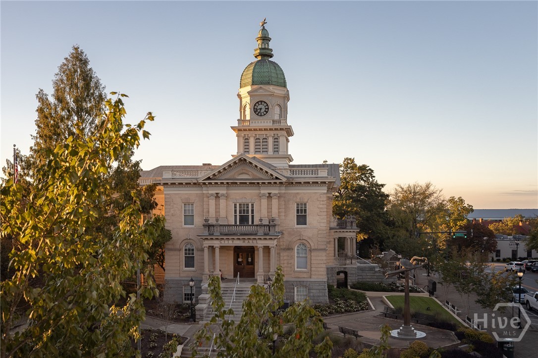 131 Broad Street E 707