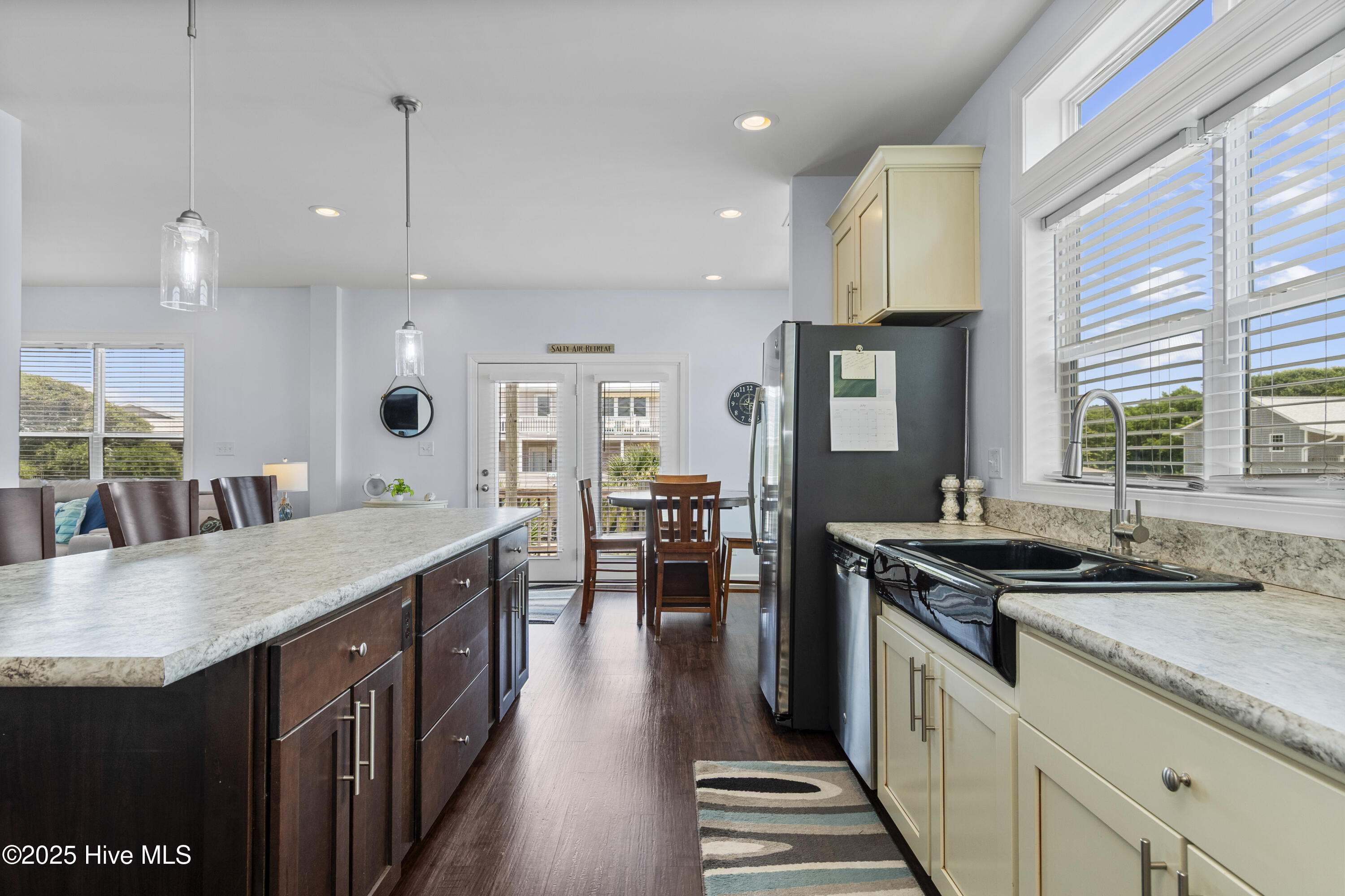 100520173 | Photo 17