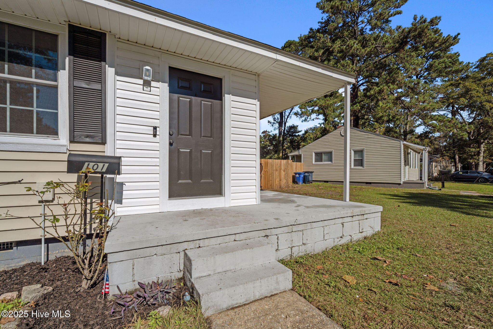 100538692 | Photo 30