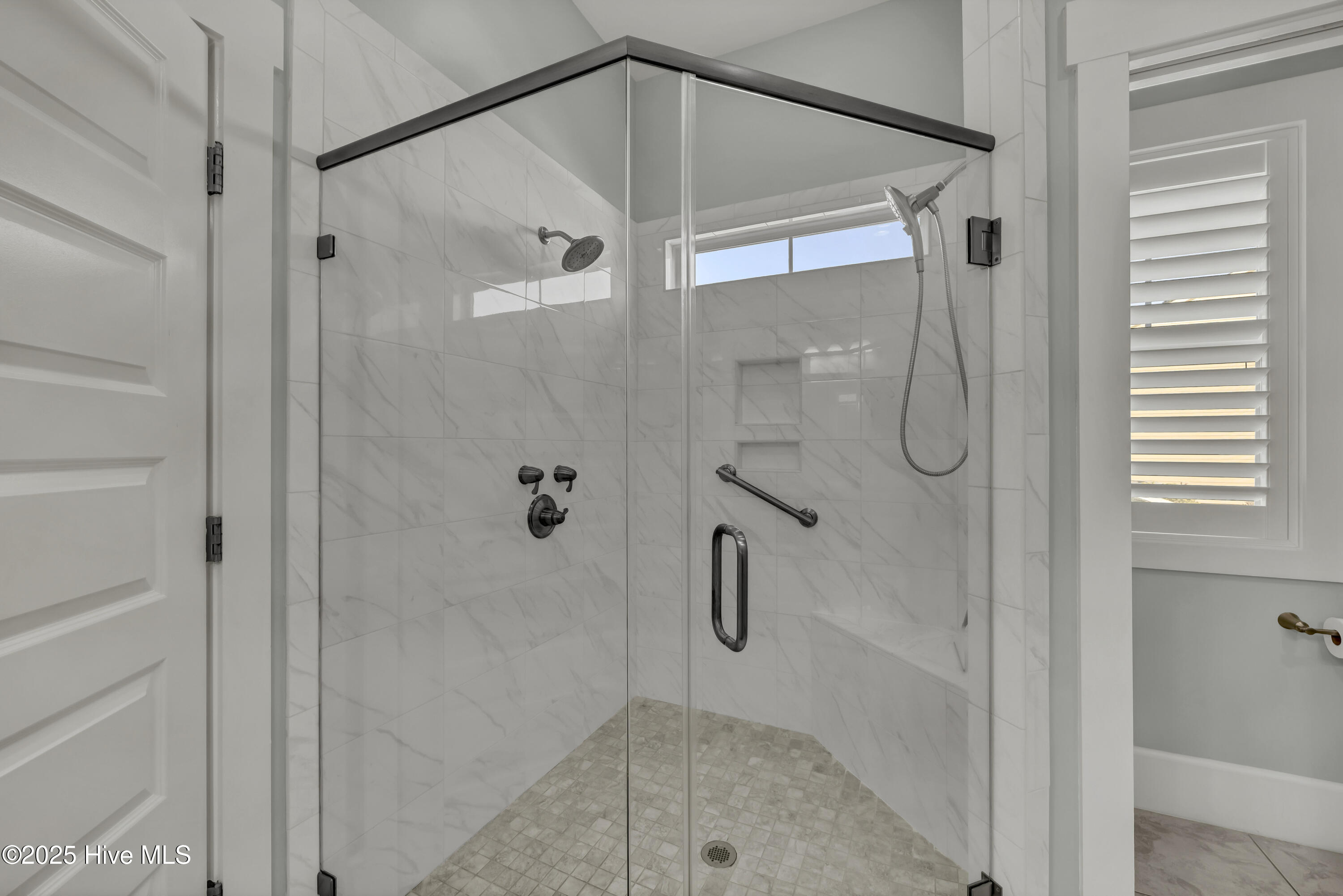 100538273 | Photo 31