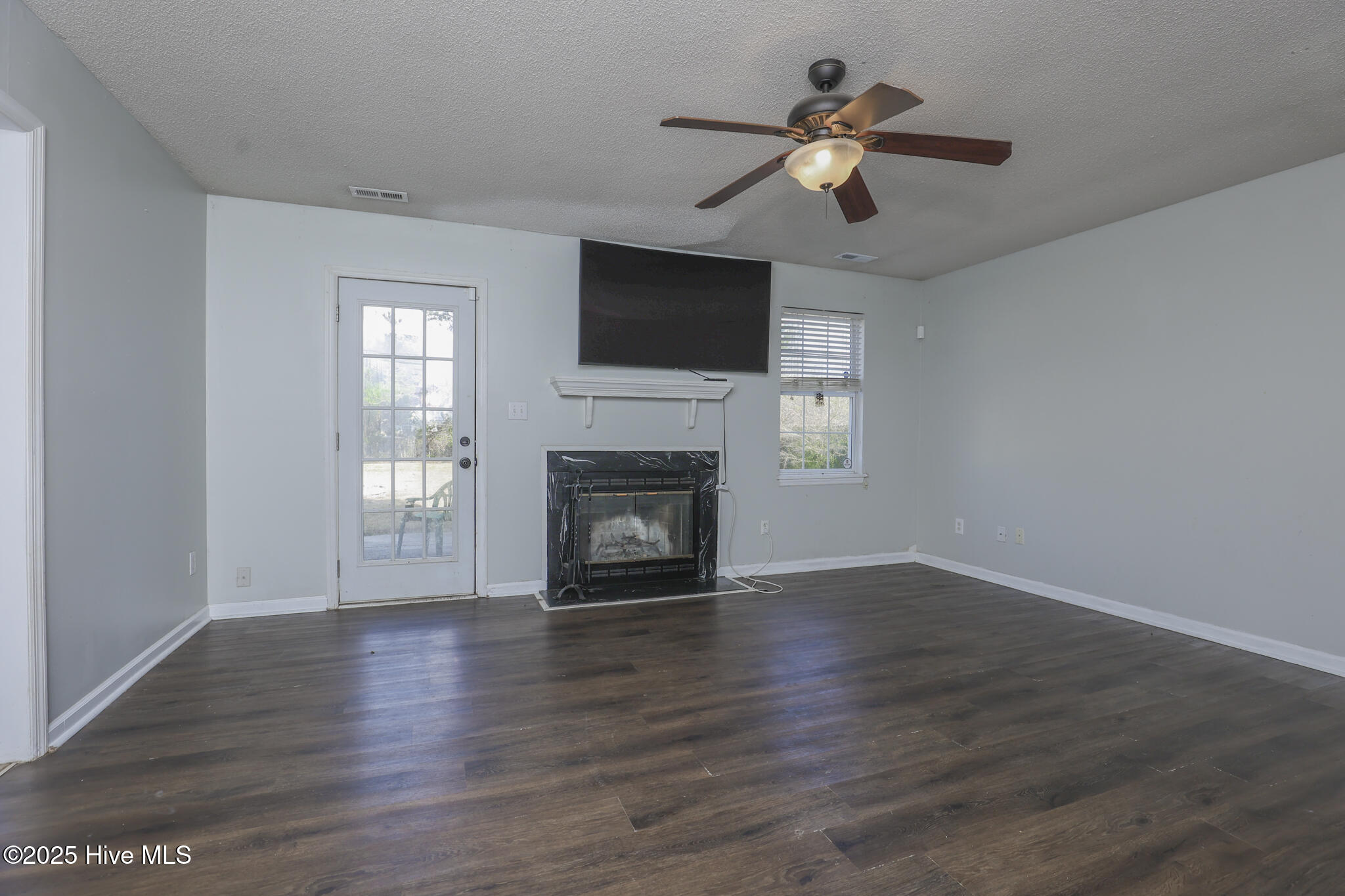 100522542 | Photo 13