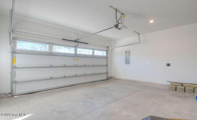 100549572 | Photo 33