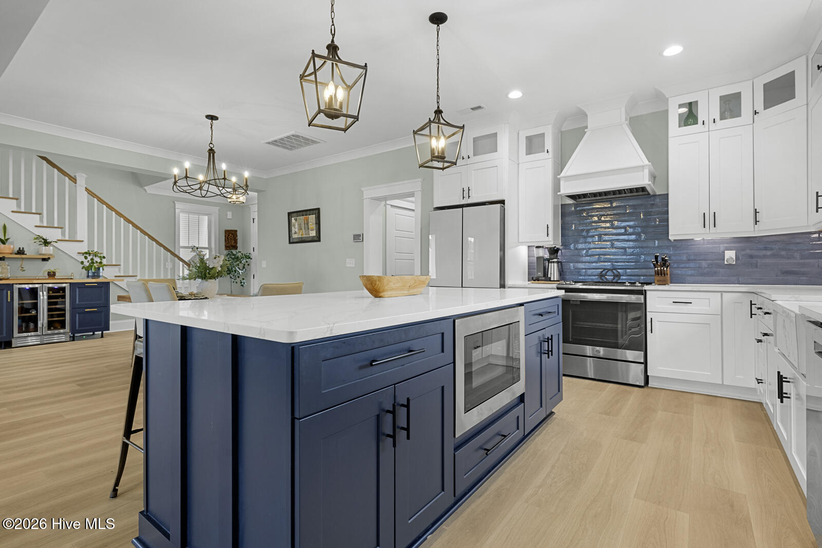 100557738 | Photo 12