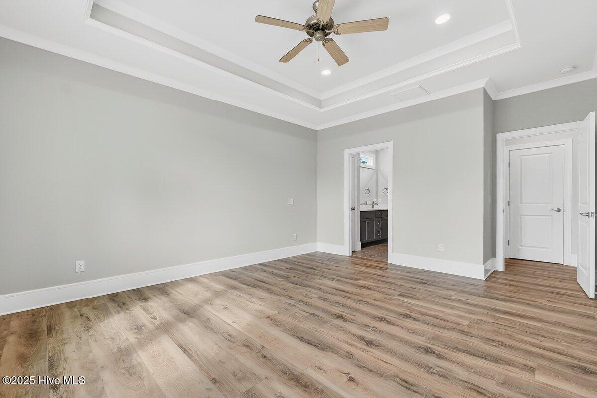 100545863 | Photo 30