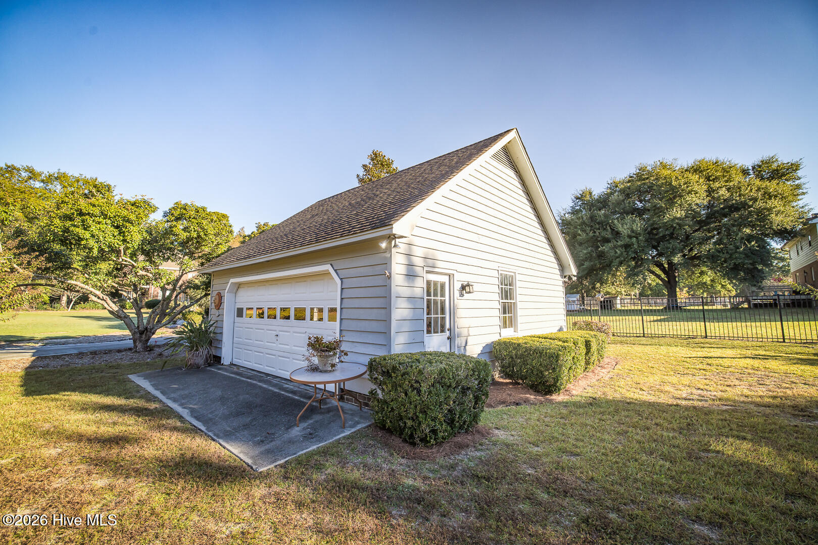 100570429 | Photo 16